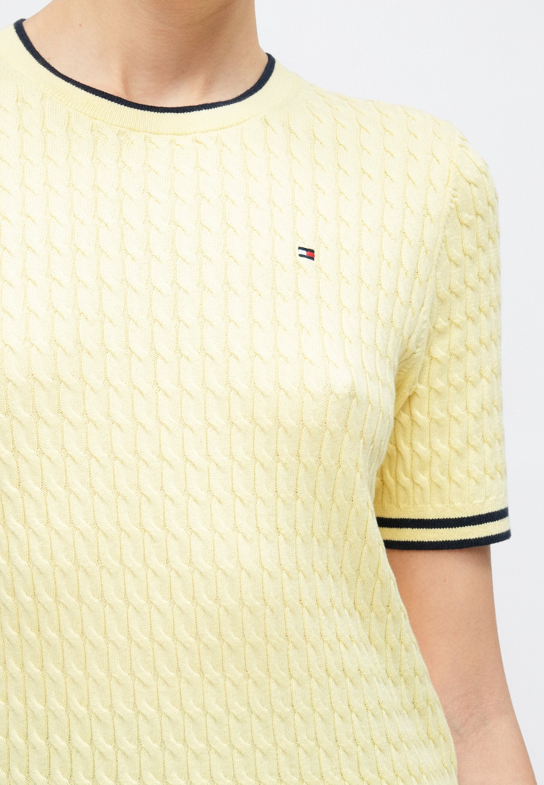 CABLE FINE - Basic T-shirt - zesty yellow/navy