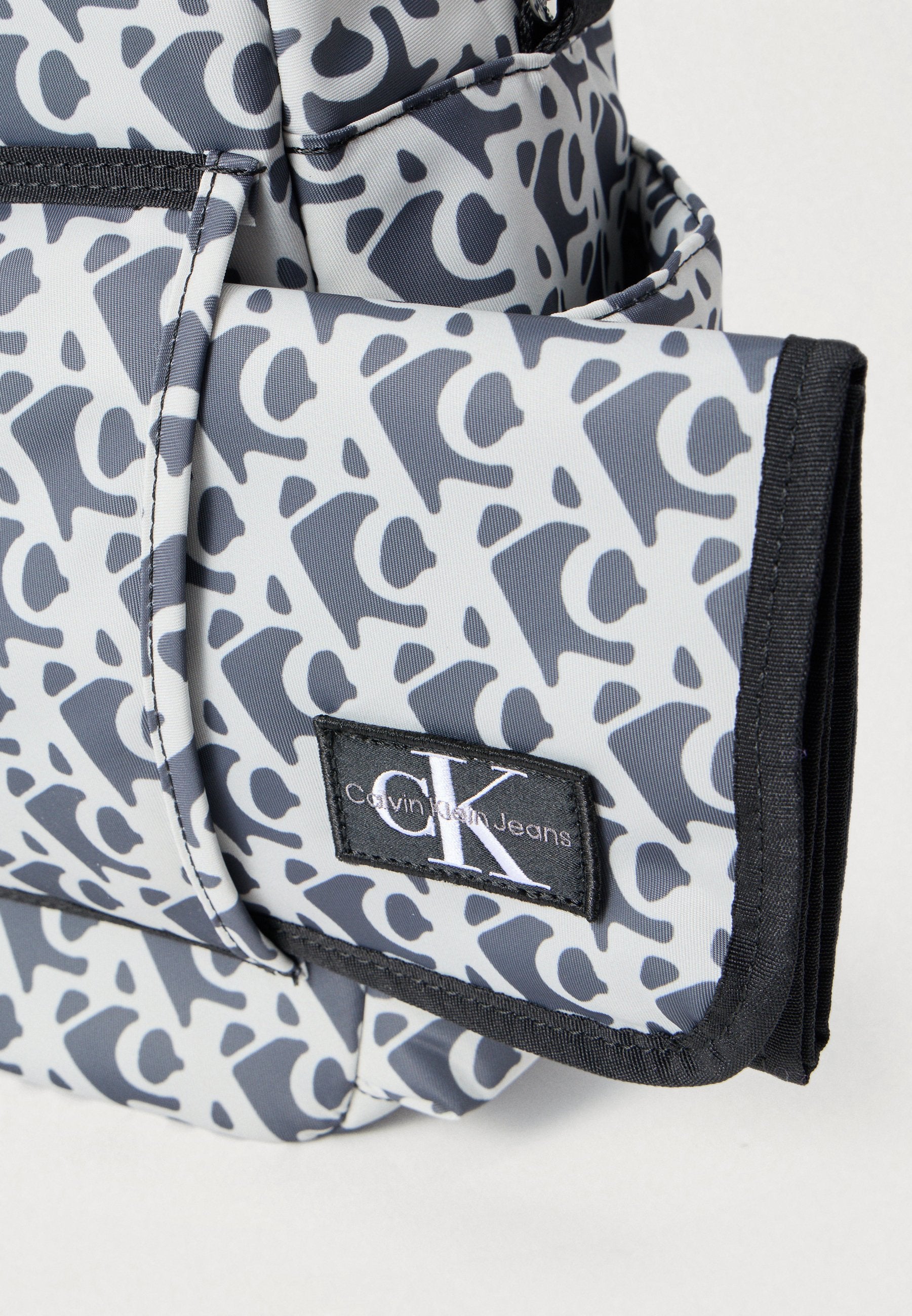 DIAPER BAG UNISEX - Baby changing bag - blue allover