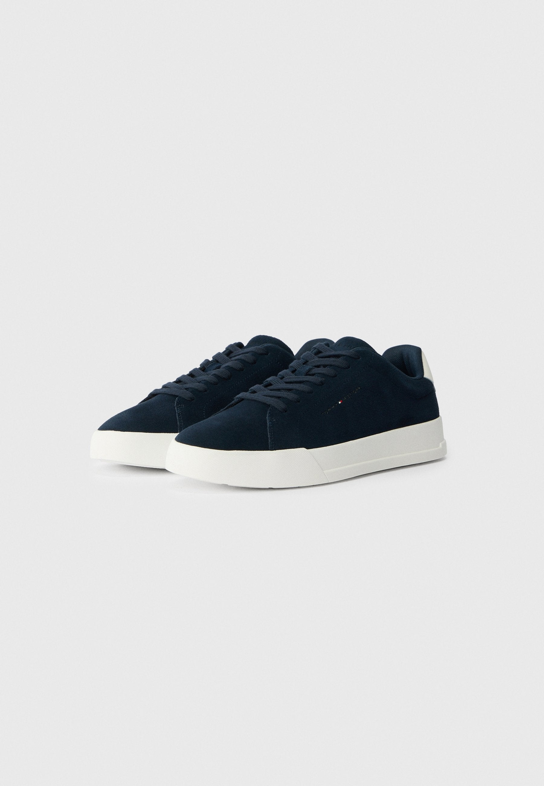 DEBOSSED LOGO SUEDE COURT TRAINERS - Trainers - desert sky