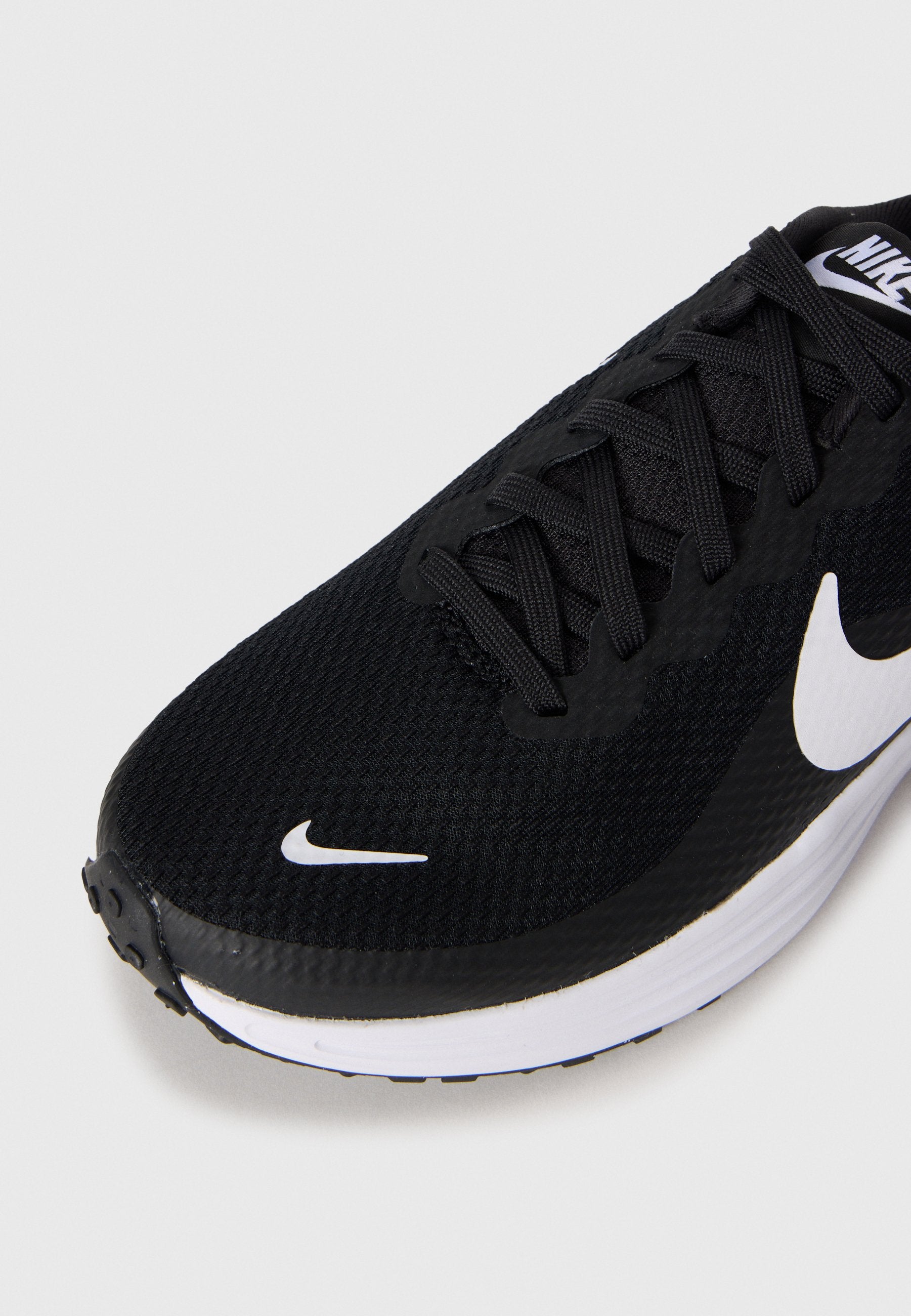 REVOLUTION 8 - Road running shoes - black/white