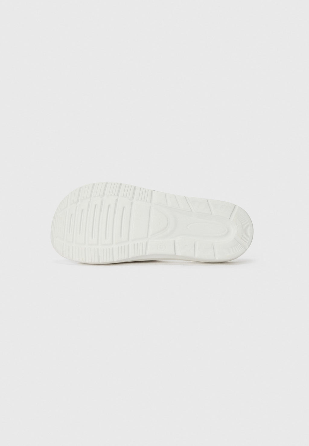CRUSHER DISTANCE - Slippers - white/black