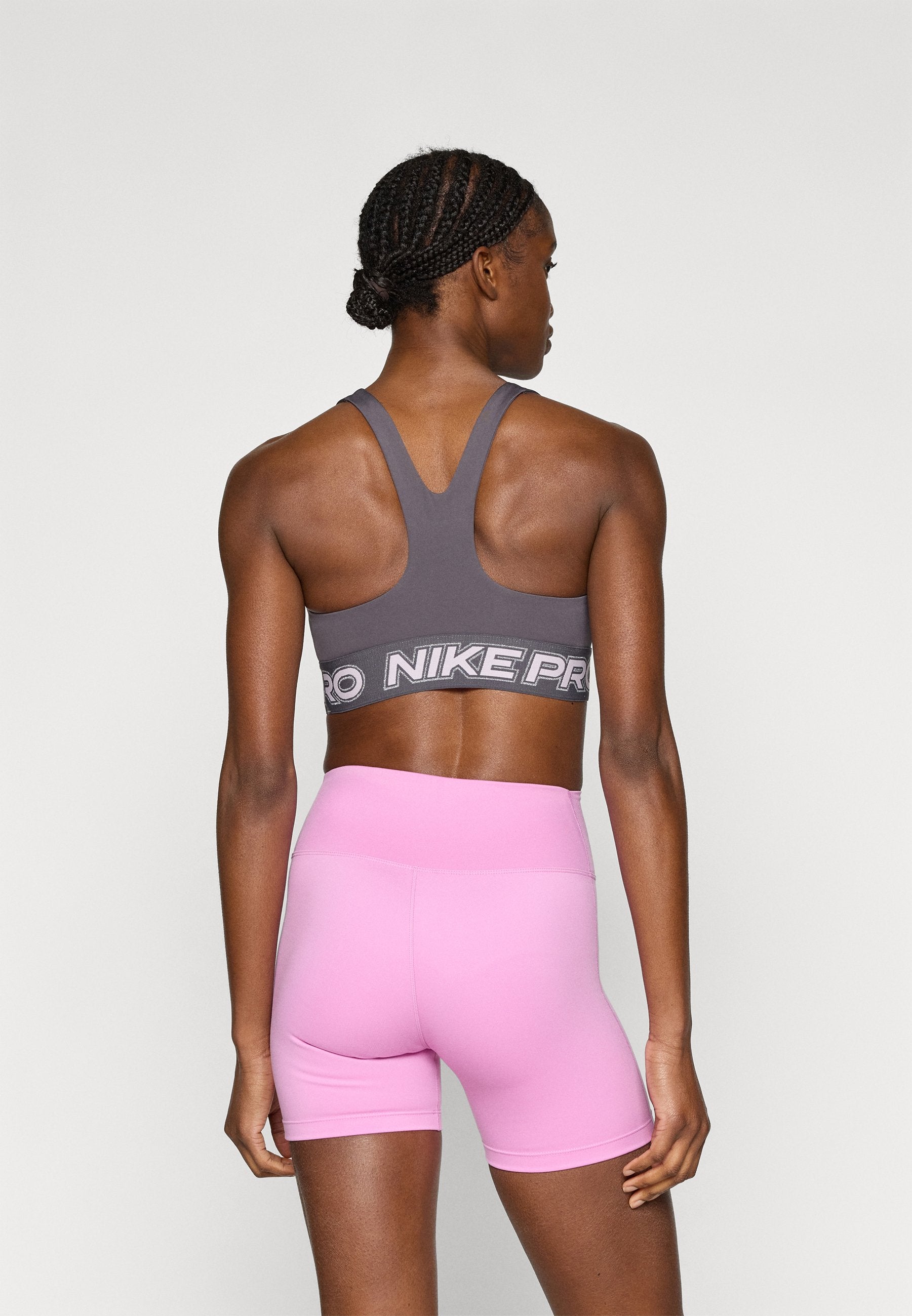 W NP DF BRA TT GRX - Medium support sports bra - thunder grey/pink foam/metallic silver-coloured