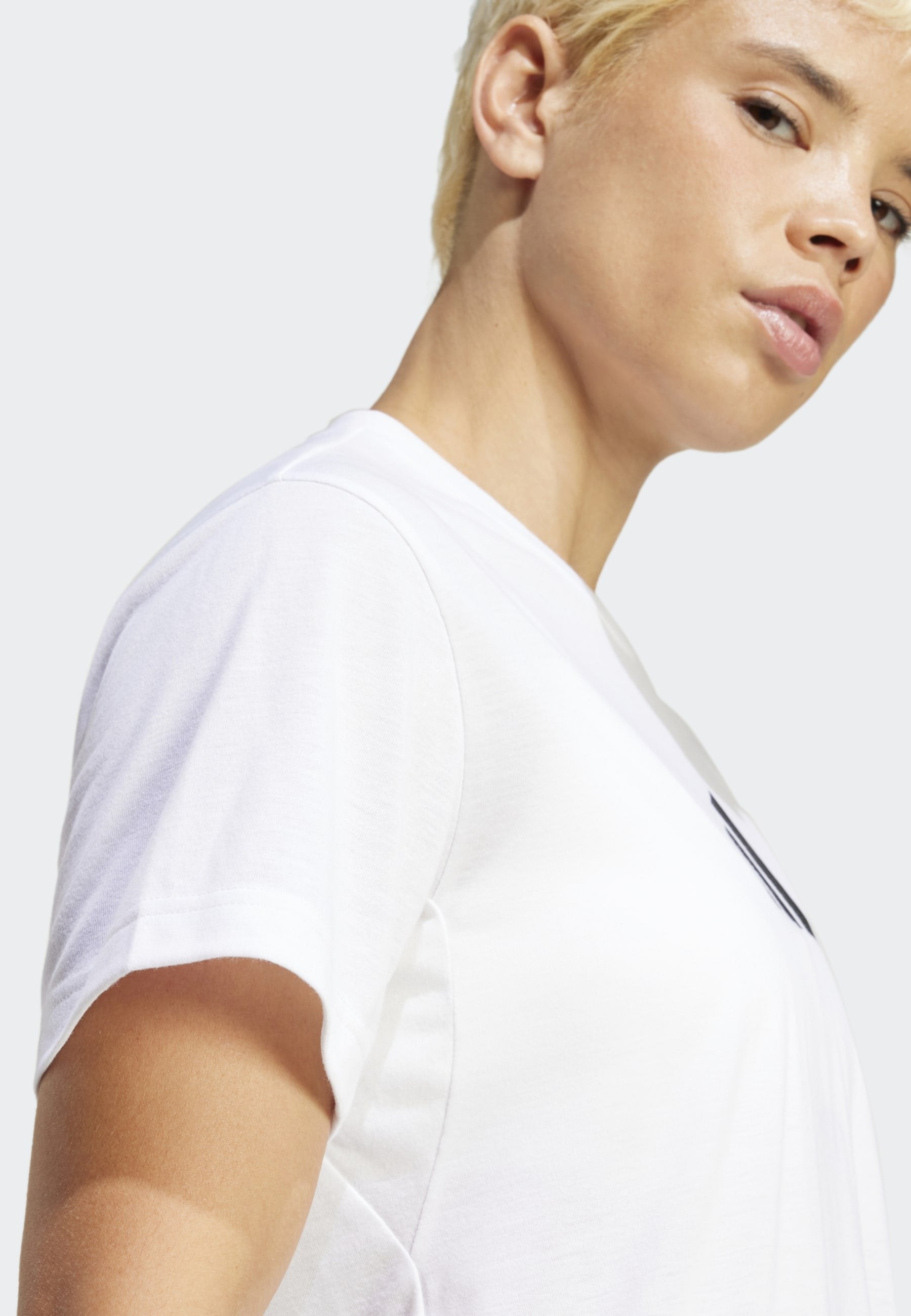 ADIDAS WORKOUT ESSENTIALS BIG PERFORMANCE LOGO TRAINING - Print T-shirt - white
