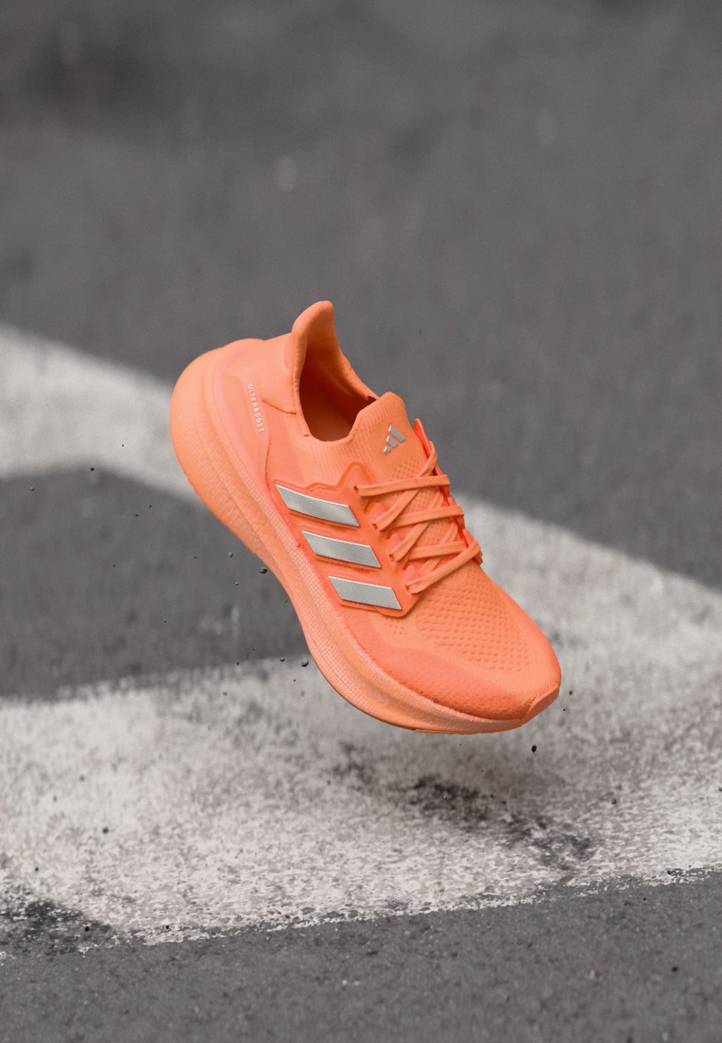 ULTRABOOST 5 W - Road running shoes - beam orange/silver-coloured metallic/solid grey