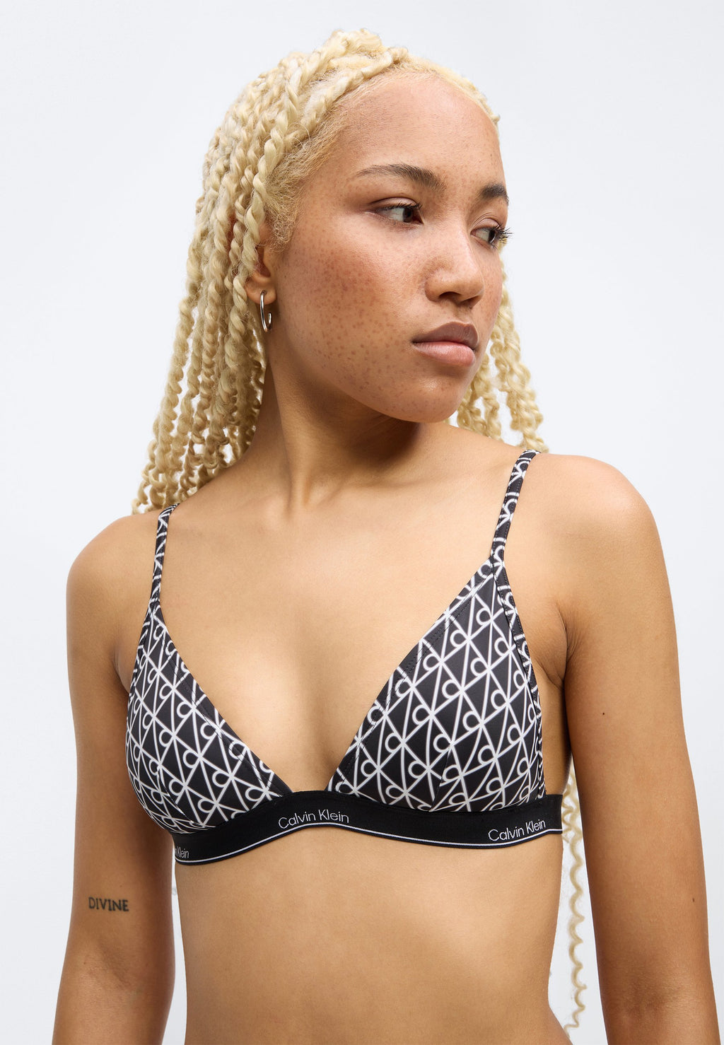 TRIANGLE ICON SWIM - Bikini top - black