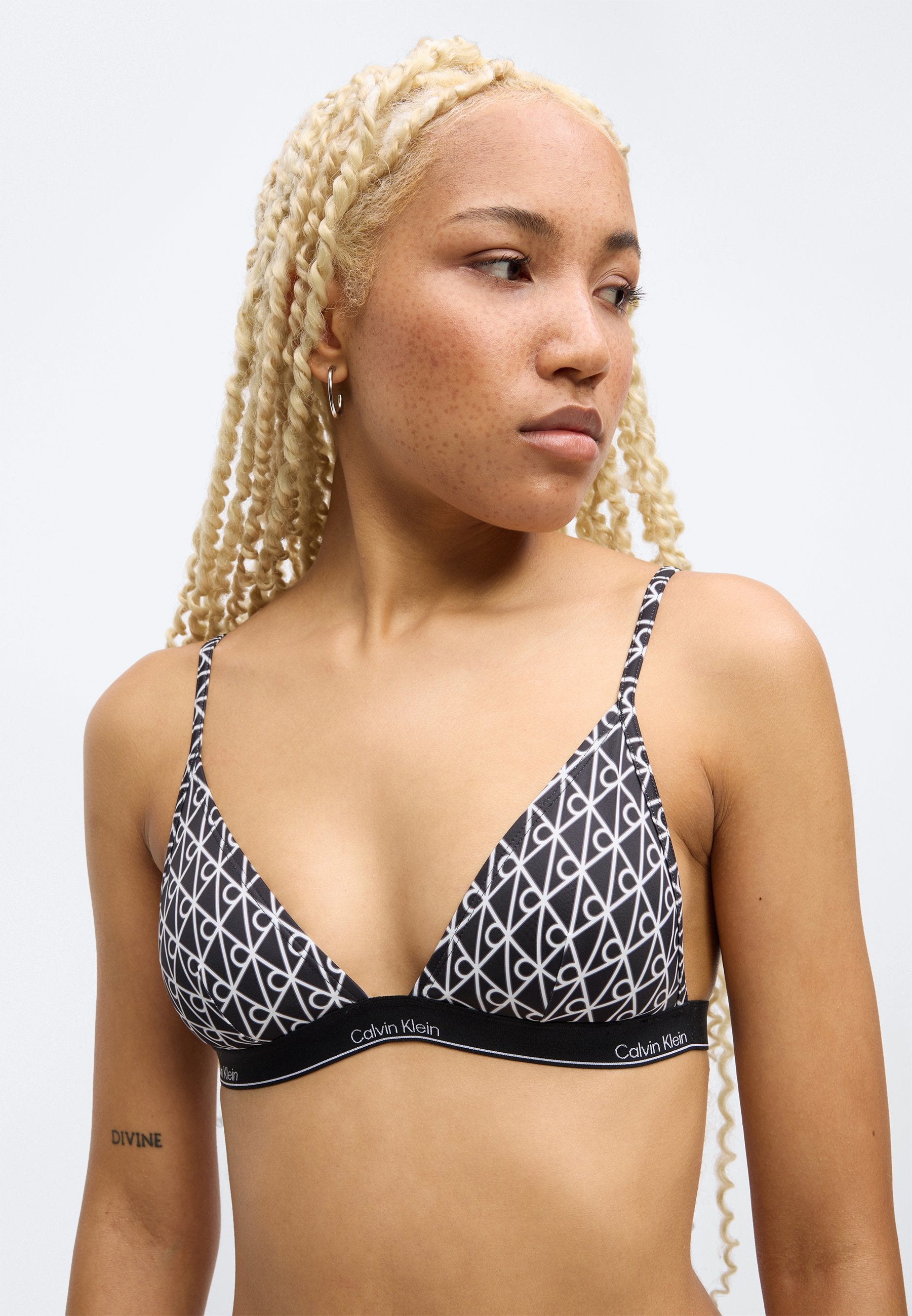 TRIANGLE ICON SWIM - Bikini top - black