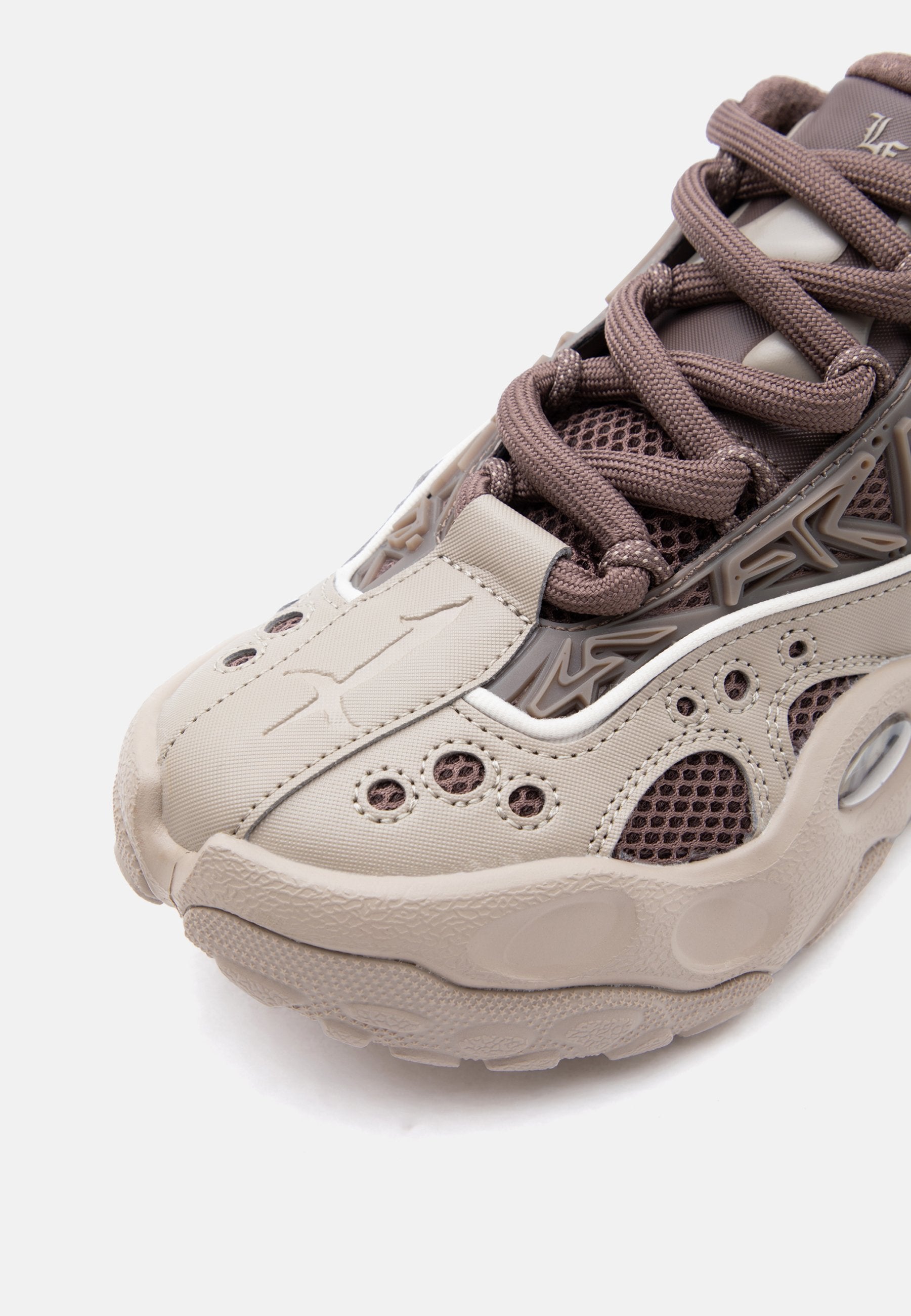 LA FRANCE RNR UNISEX - Basketball shoes - ice coffee/flat bronze