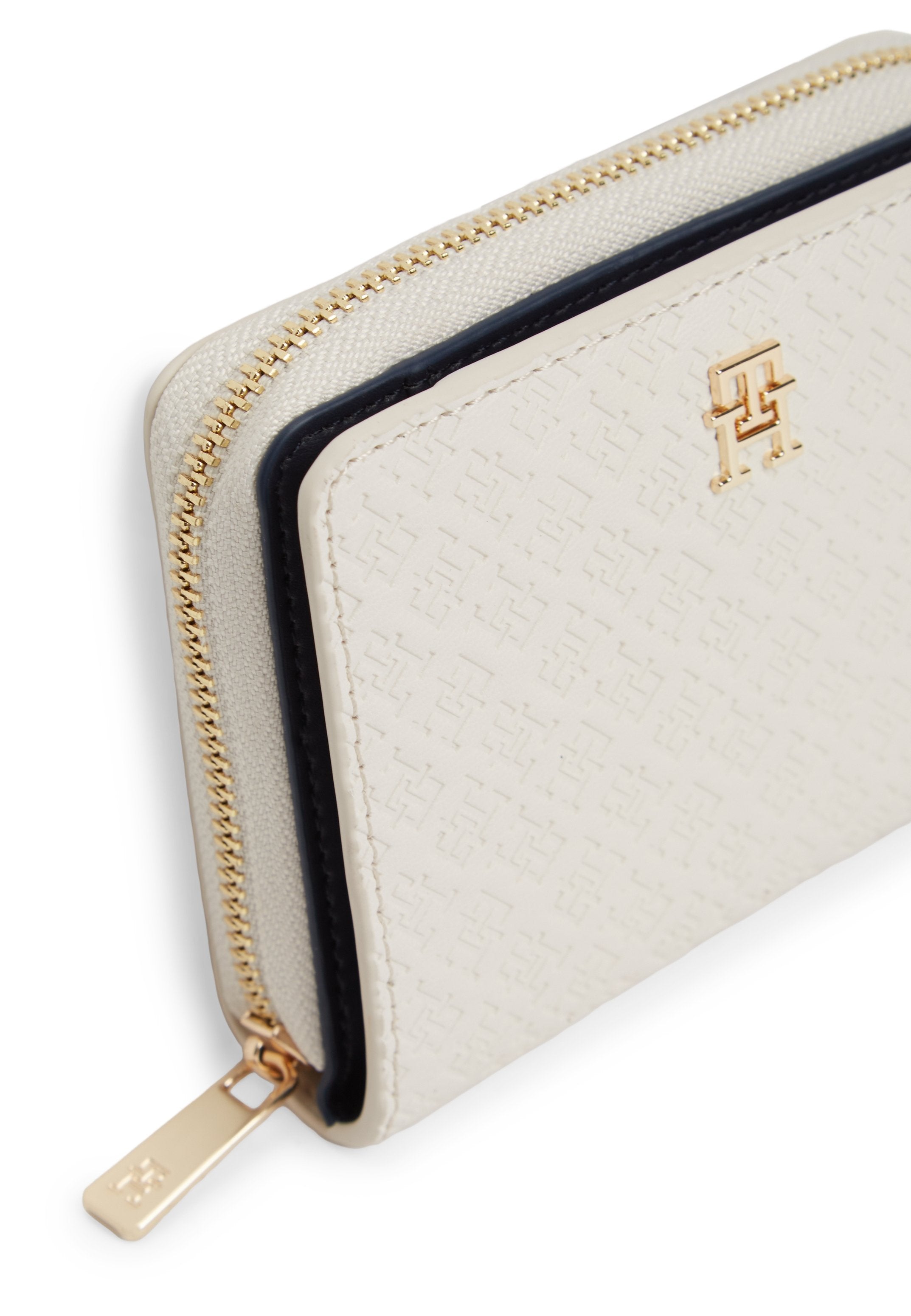 HILFIGER ICON DEBOSSED ZIP-AROUND FLAP WALLET - Wallet - soft cream
