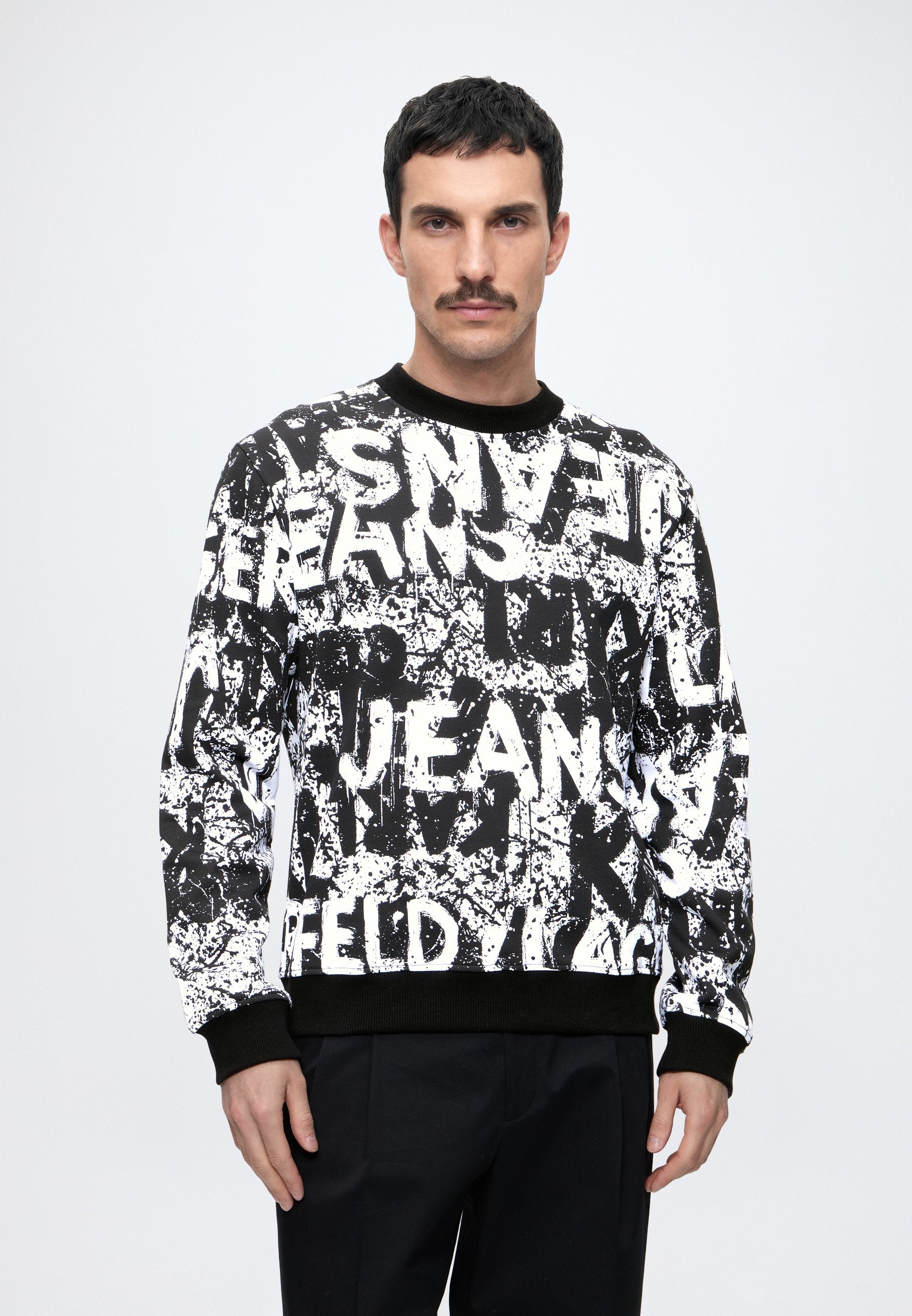 Sweatshirt - black