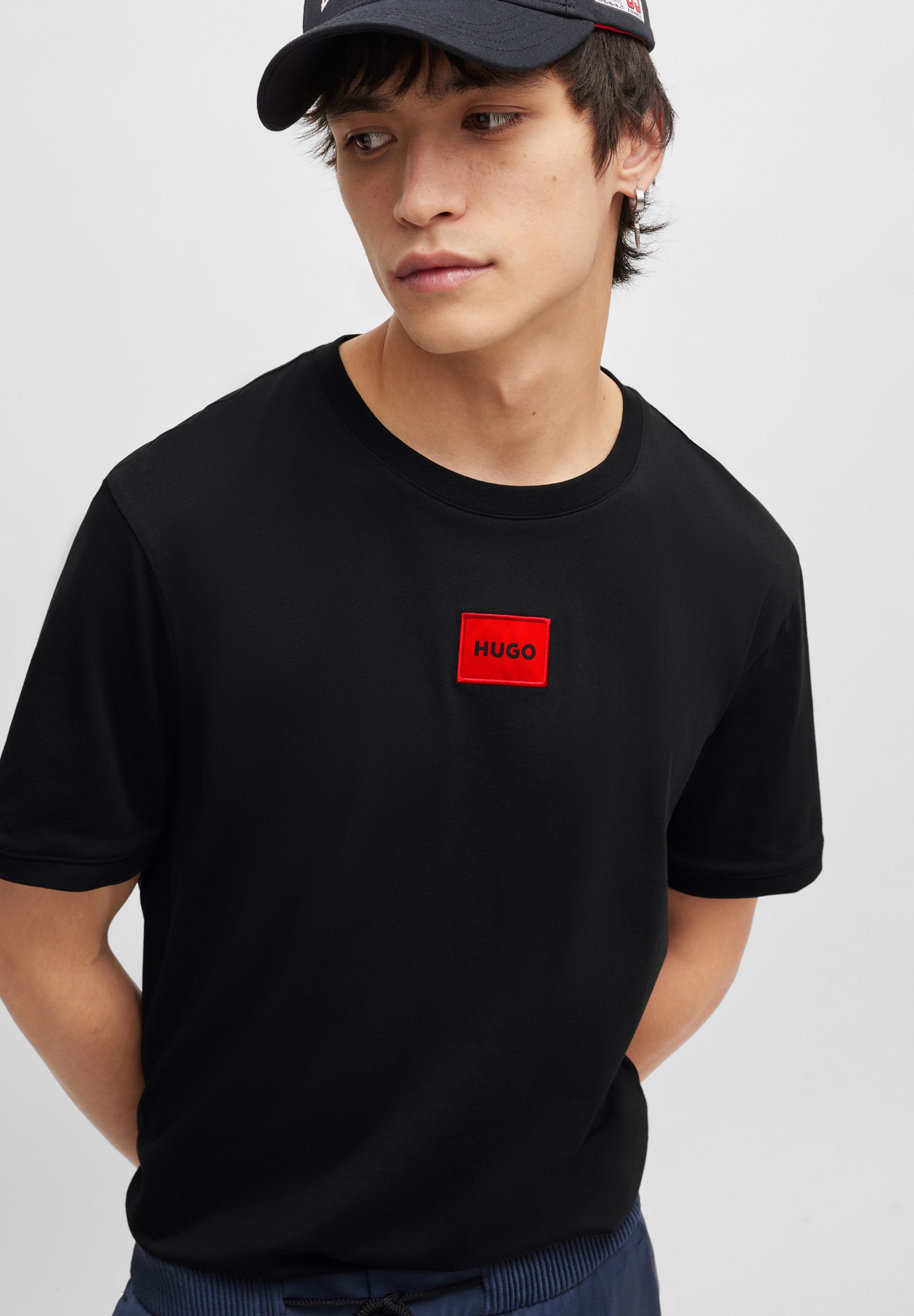 DIRAGOLINO - Basic T-shirt - black