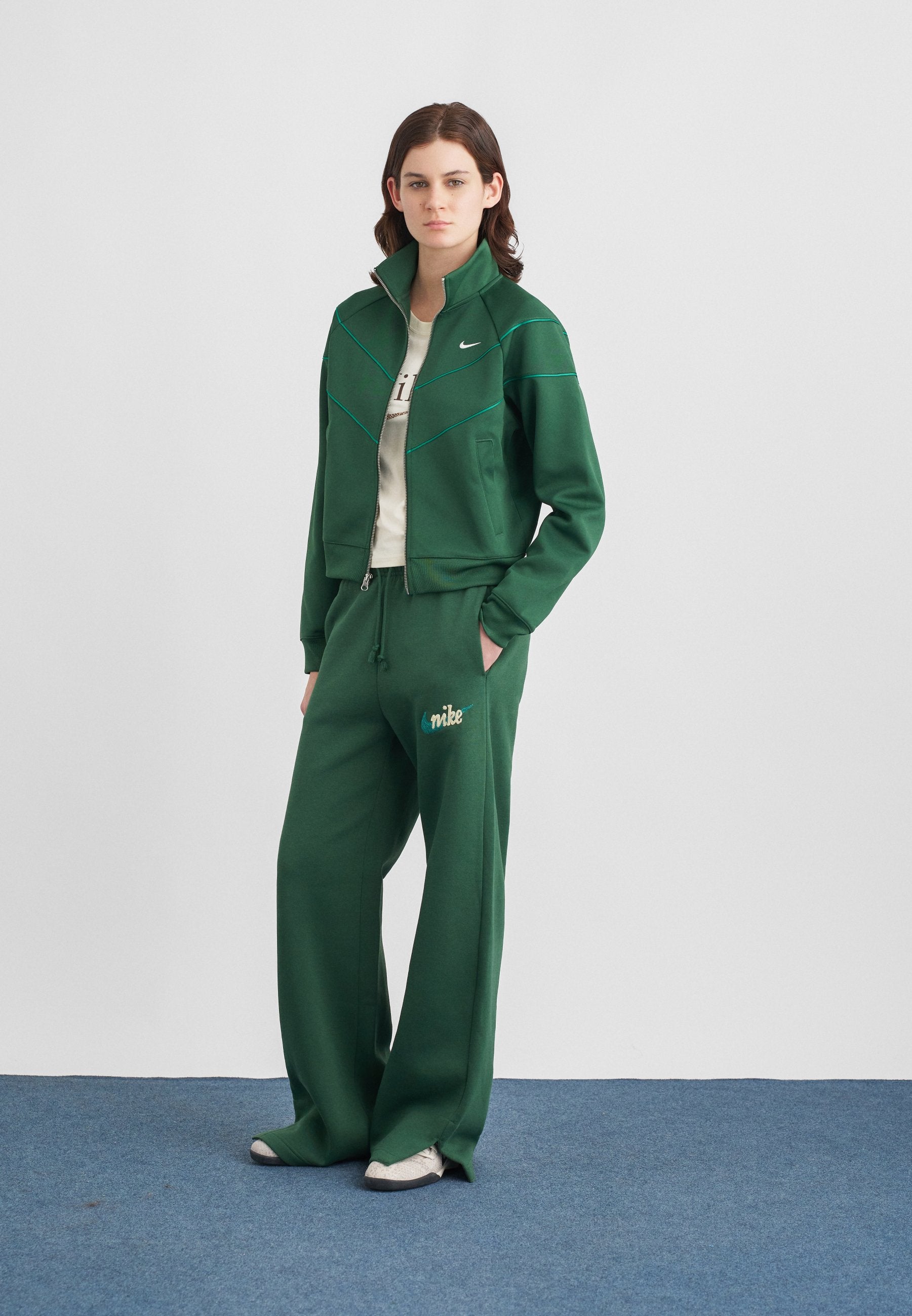 LOGO - Tracksuit bottoms - green