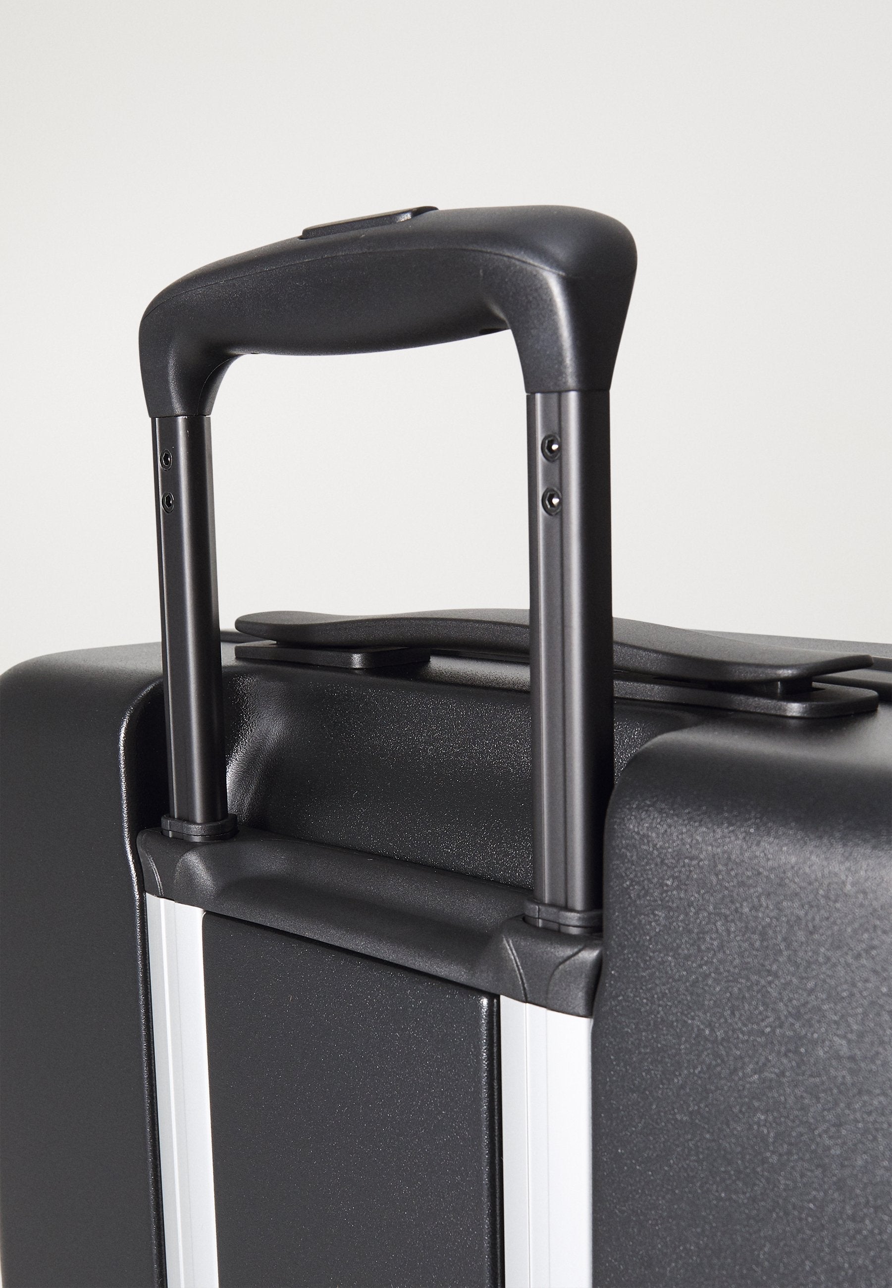SIGNATURE CABIN SIZE SUITCASE - Wheeled suitcase - black