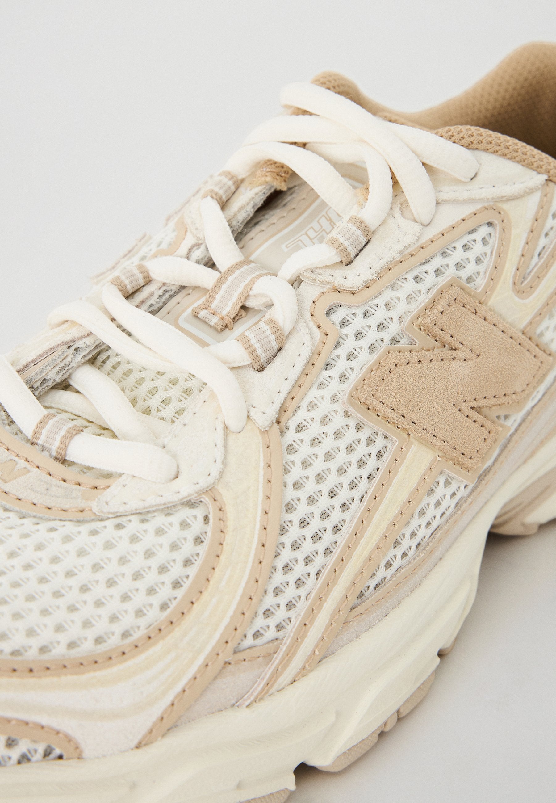 Trainers - incense