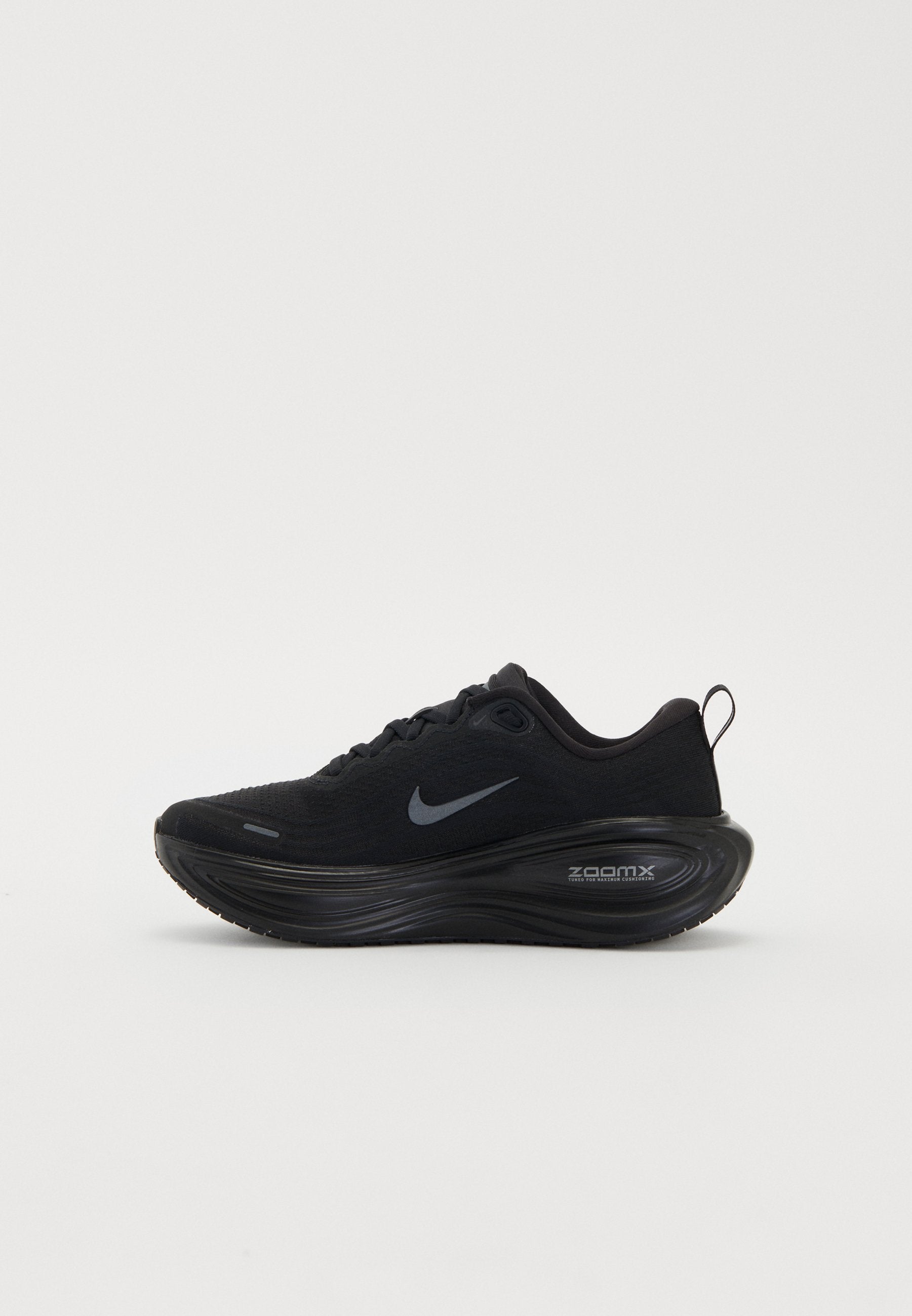 VOMERO PLUS - Road running shoes - black/dark smoke grey/metallic dark grey/cool grey