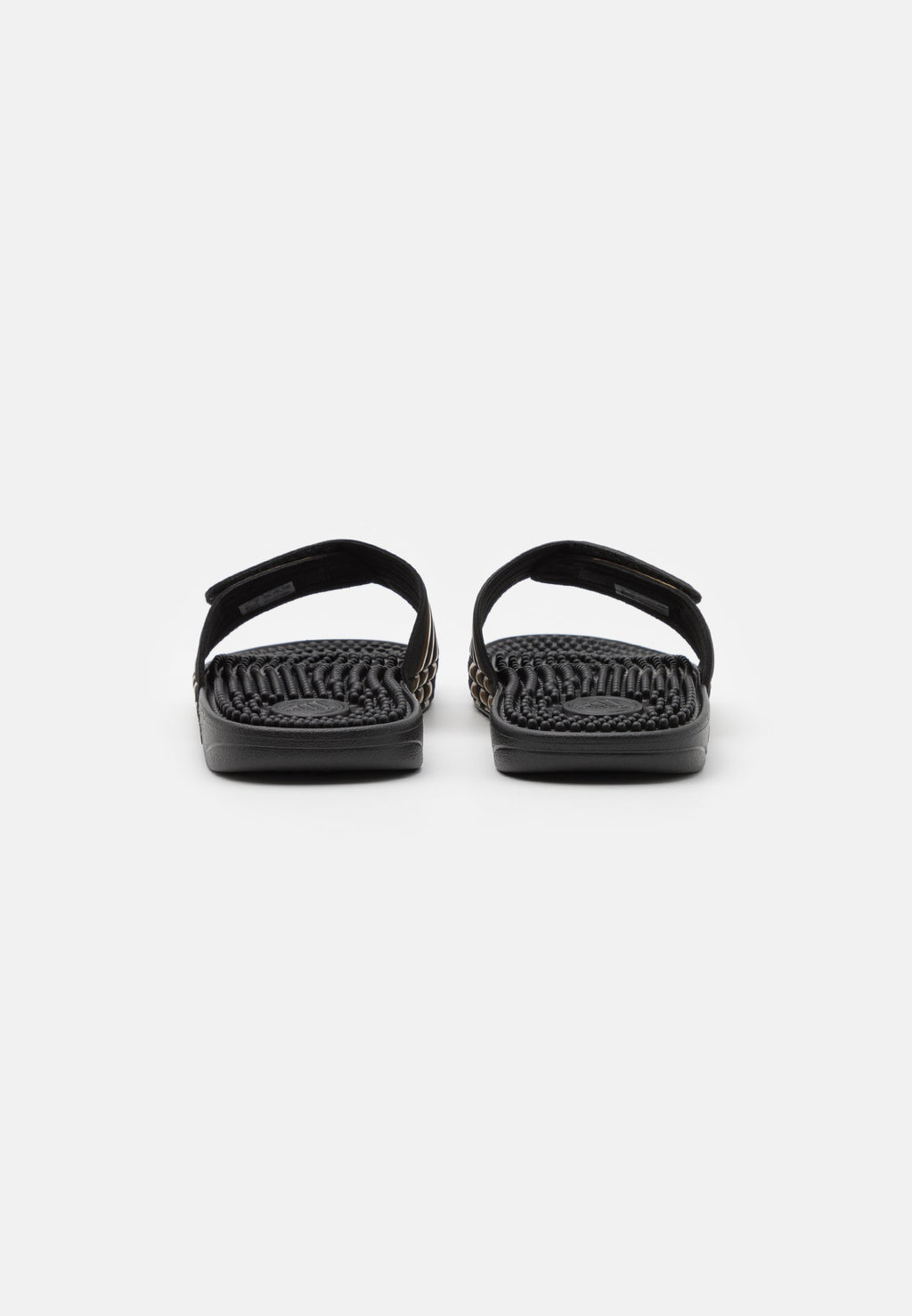 ADISSAGE - Pool slides - core black/gold metallic