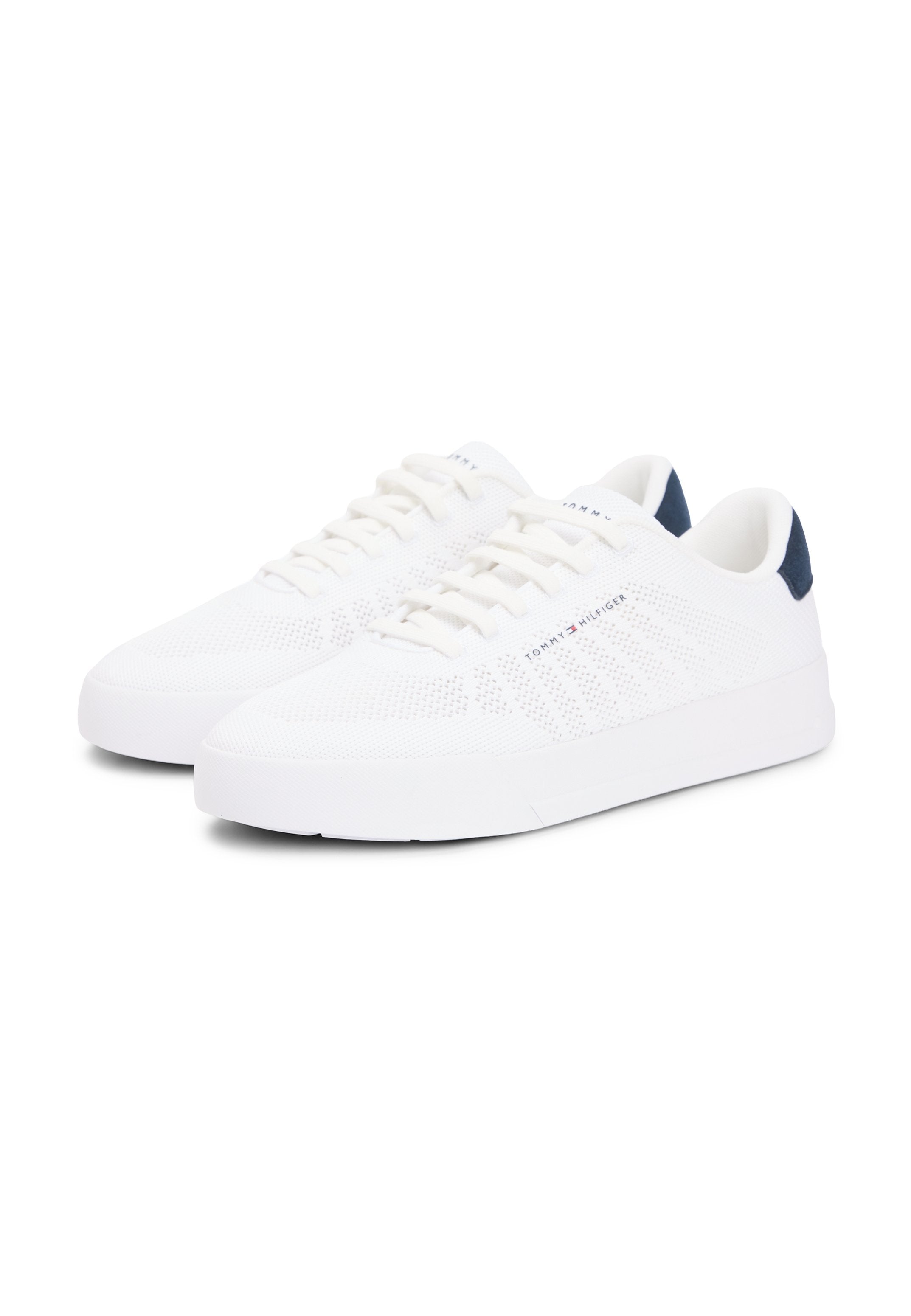 Trainers - white