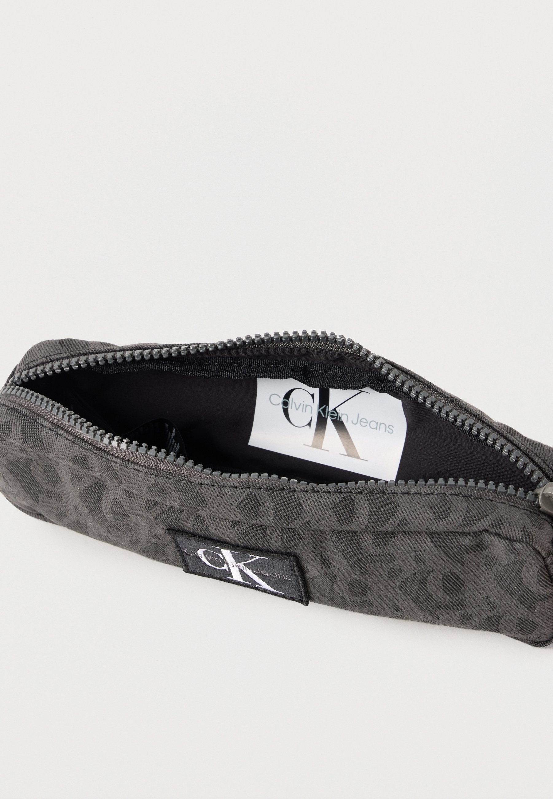 PENCIL CASE - Pencil case - black
