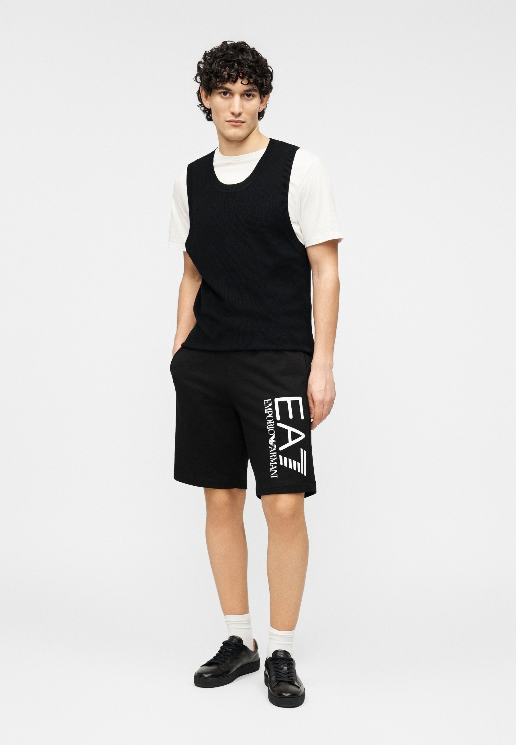 TRAIN CORE  - Shorts - black