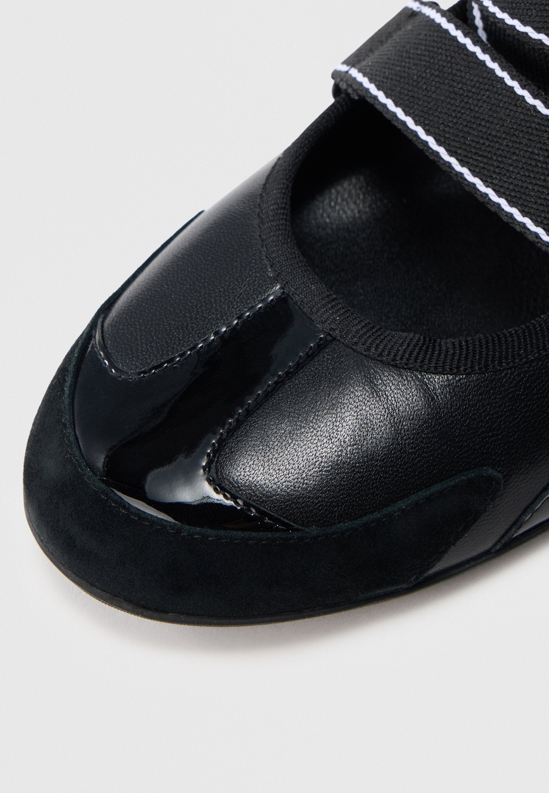 ALTIA KROSS STRAP - Ankle strap ballet pumps - black metallic