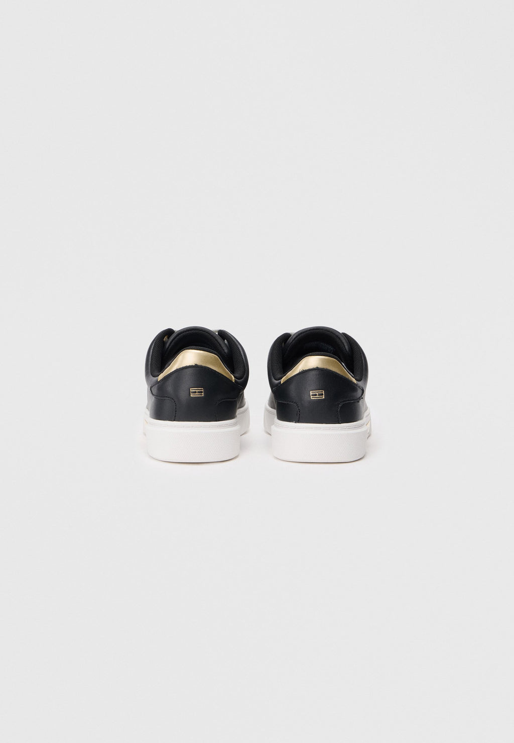 LEATHER LOGO PLAQUE COURT TRAINERS - Trainers - black