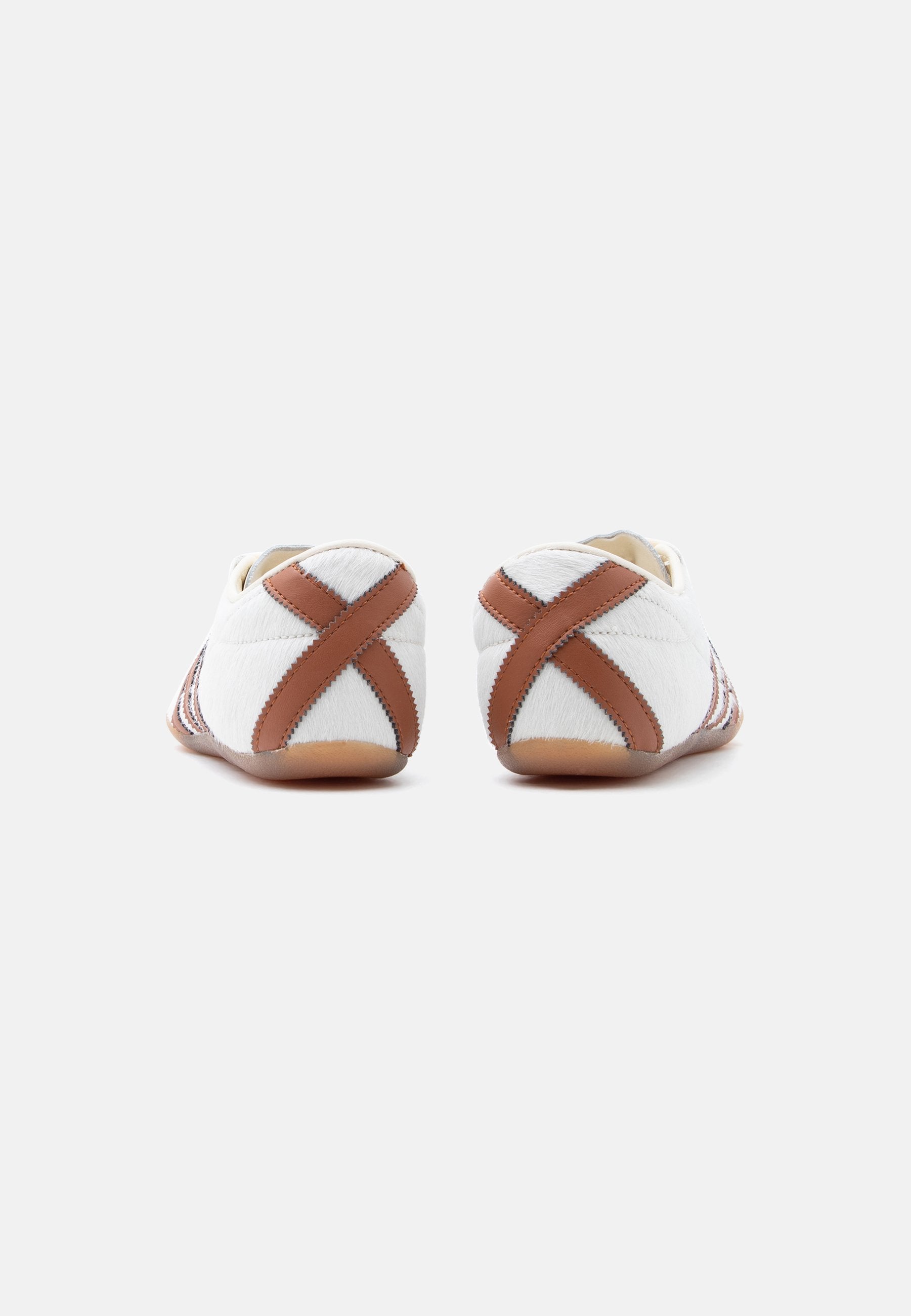 TOKYO - Trainers - cream white/dusky bronze