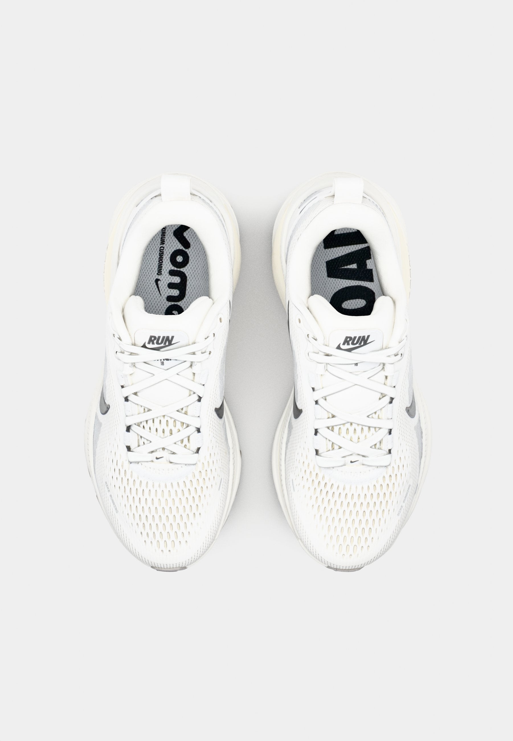 VOMERO 18 - Road running shoes - summit white/black/coconut milk