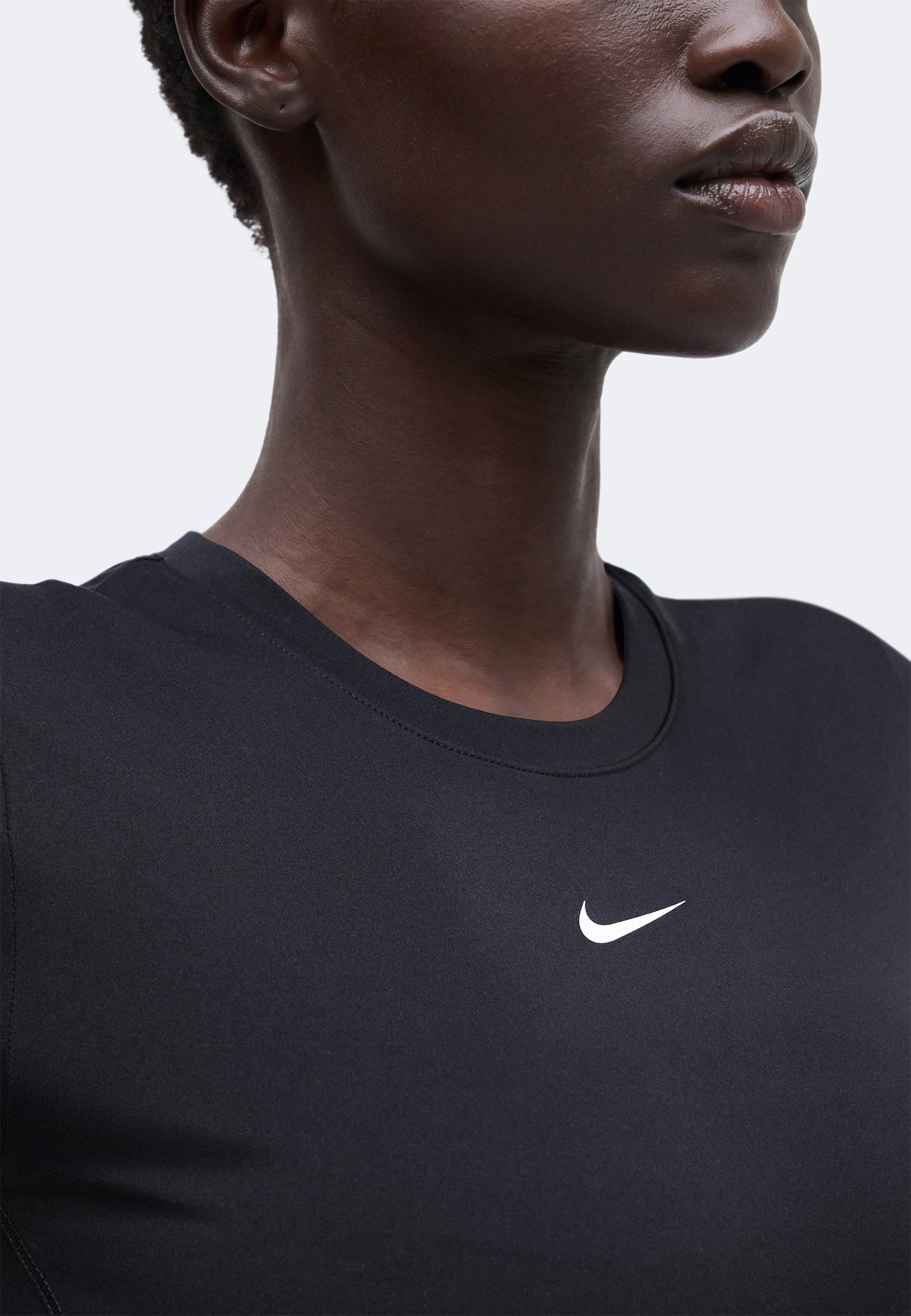 ONE FITTED - Sports T-shirt - black/white