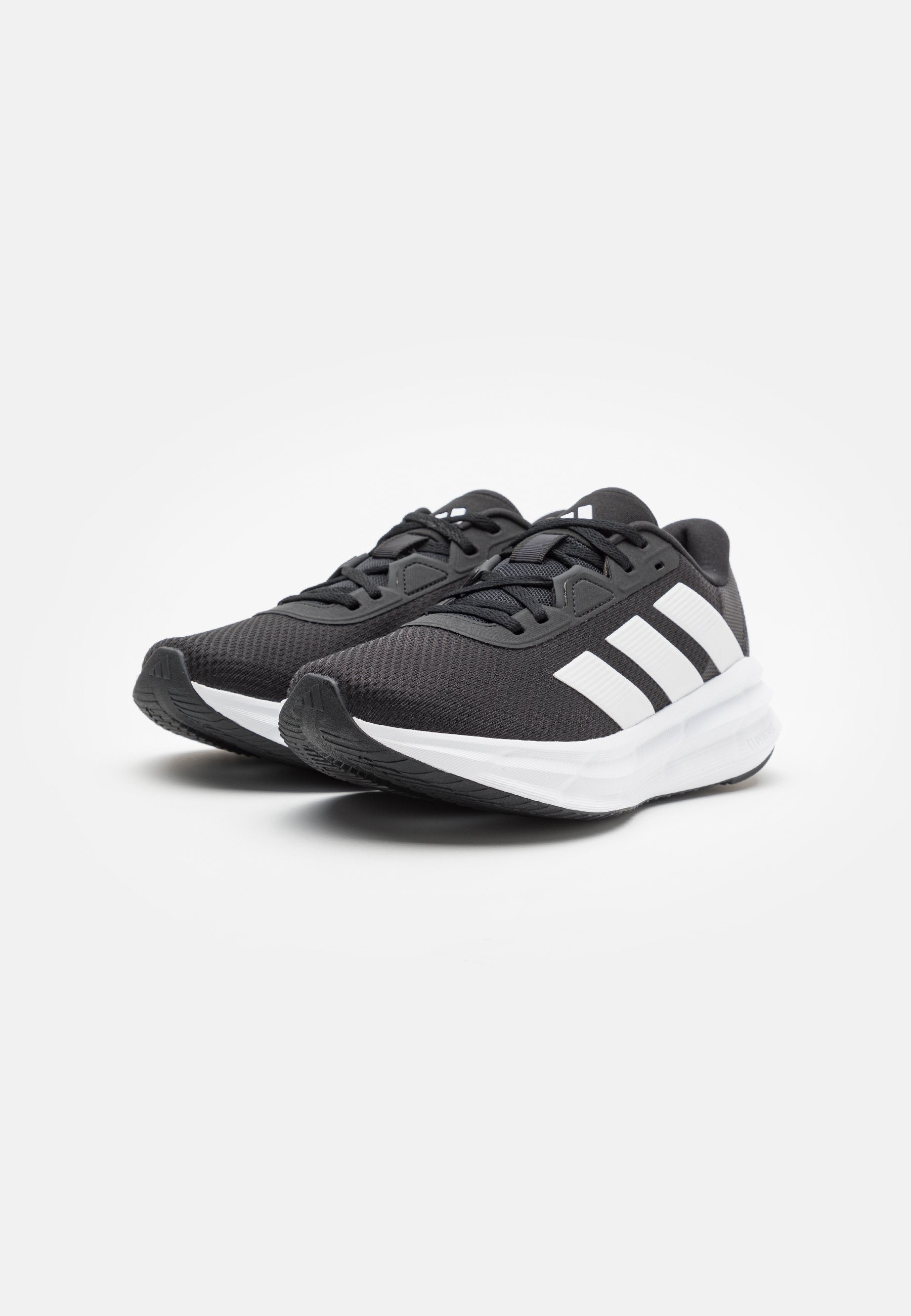 GALAXY 7 - Road running shoes - core black/footwear white/carbon