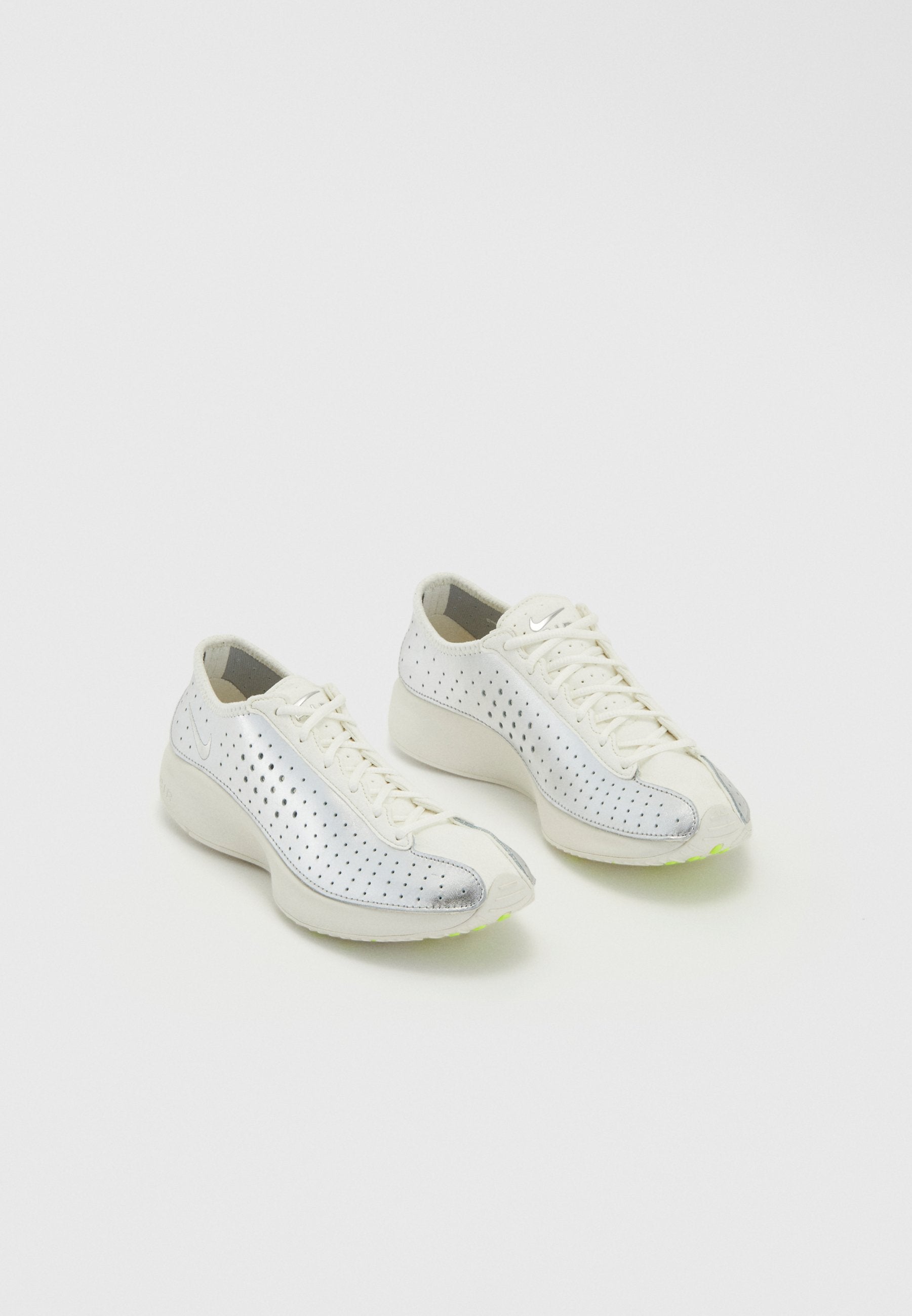 AIR SUPERFLY - Trainers - pale ivory/silver-coloured