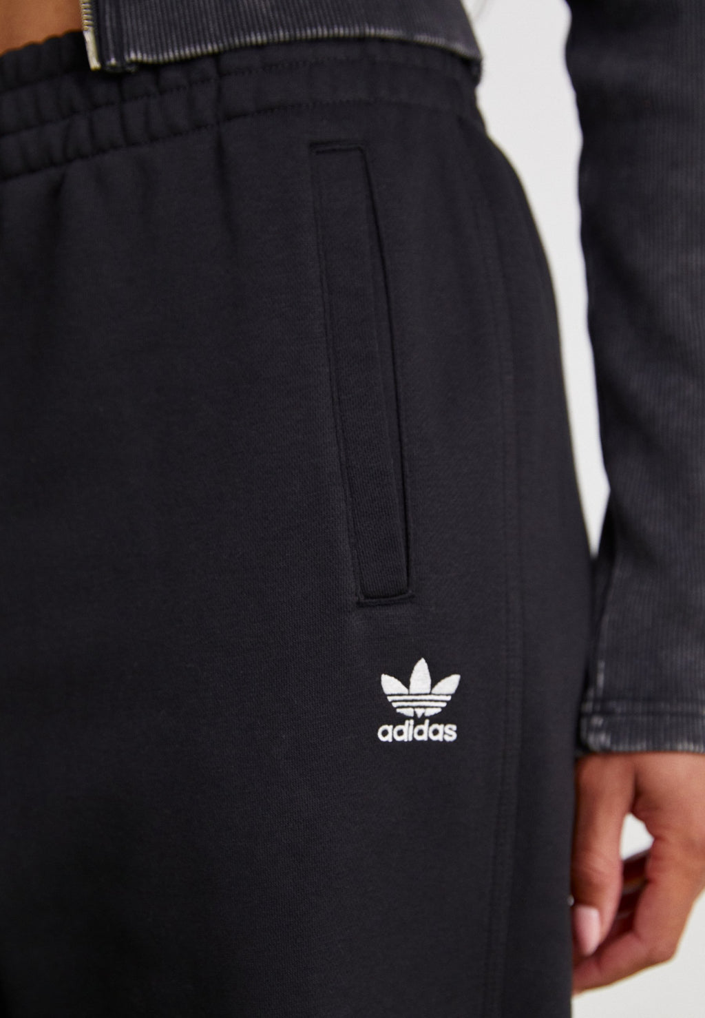ESS JOGGERS - Tracksuit bottoms - black