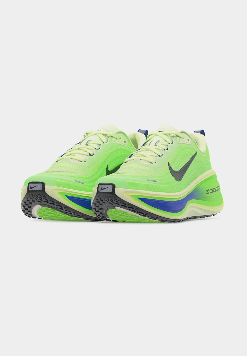 VOMERO PLUS - Road running shoes - volt tint/black spruce/lime blast/sapphire/light liquid lime