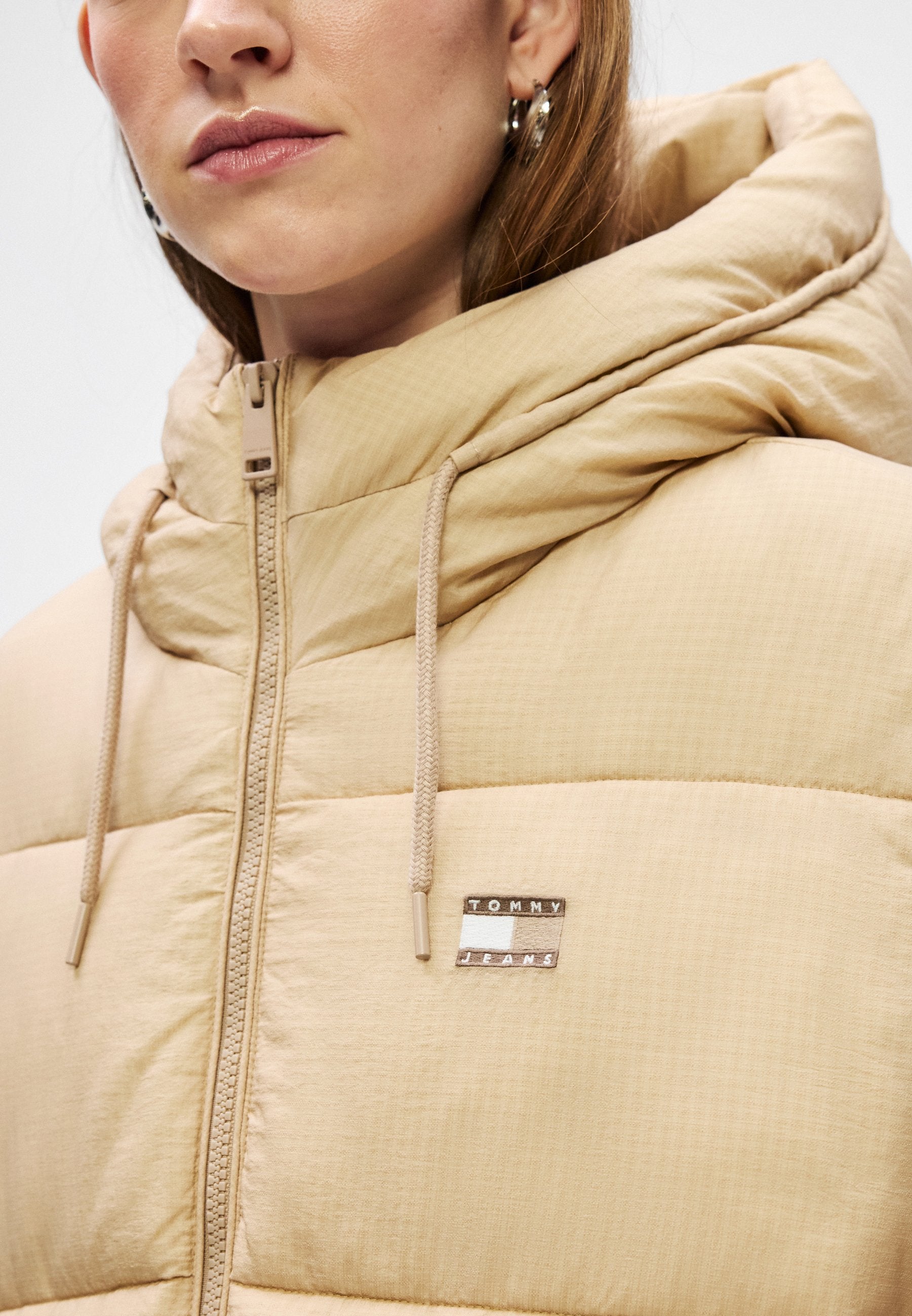 HOODED PUFFER JACKET - Winter jacket - malted milk
