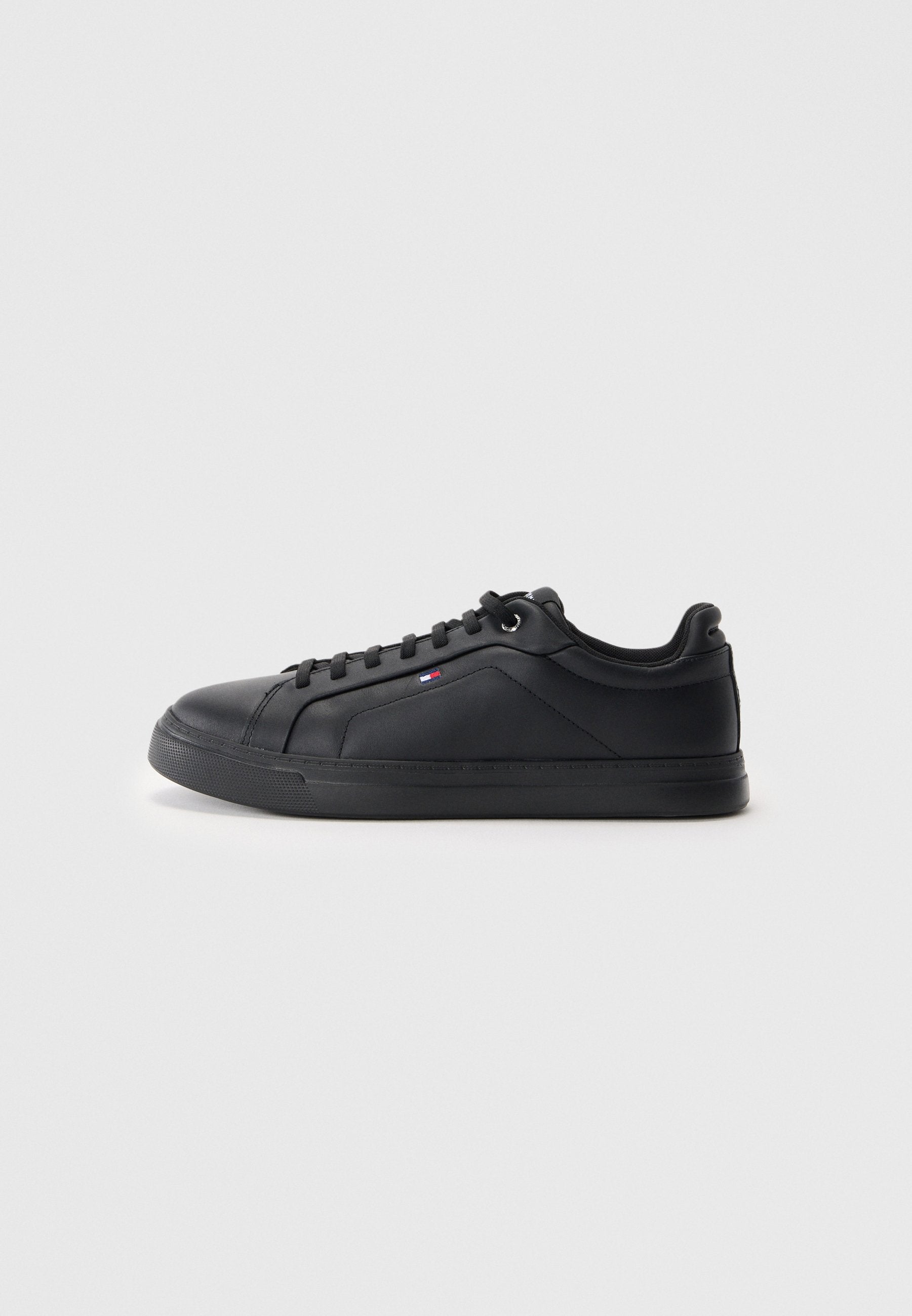 ICON COURT LIGHT ESS - Trainers - black