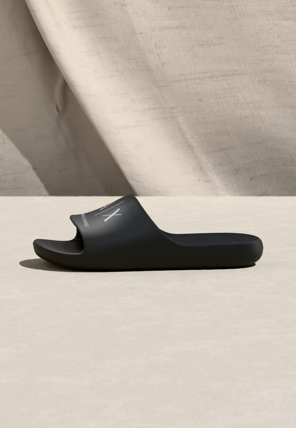 BUBBLE - Mules - black/optic white