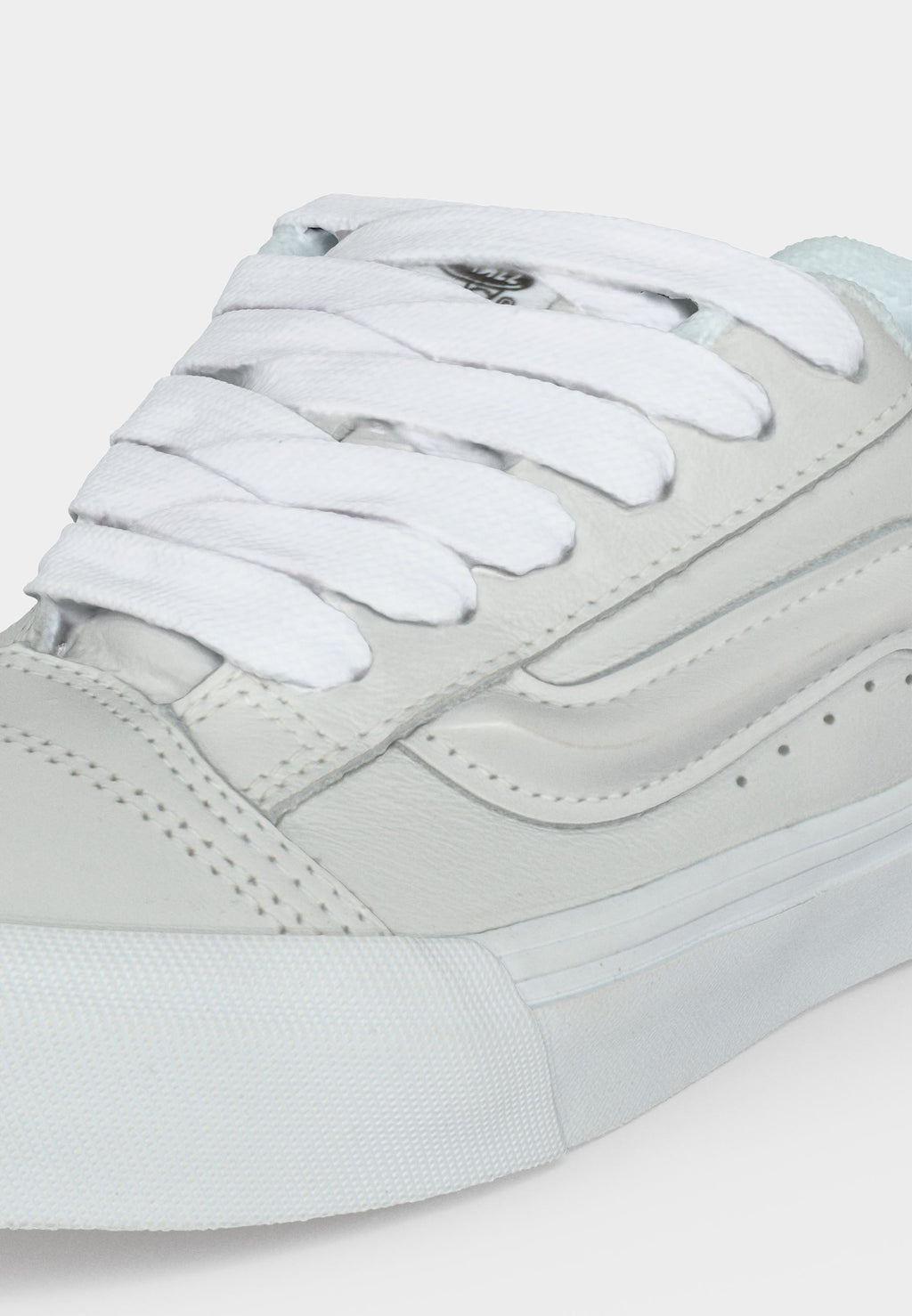 KNU SKOOL UNISEX - Skate shoes - white