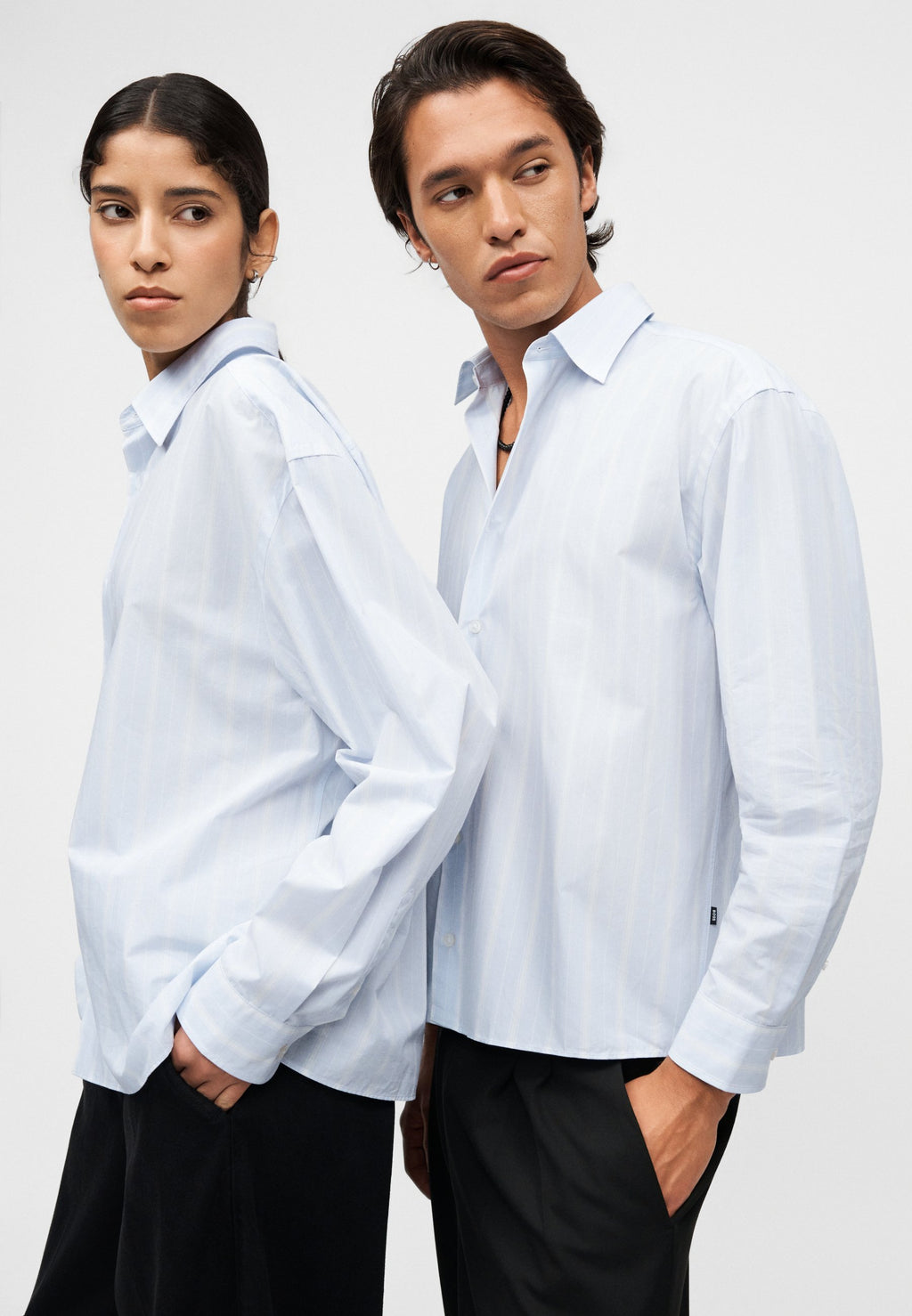 CODY SHIRT CROPPED UNISEX - Button-down blouse - white/blue