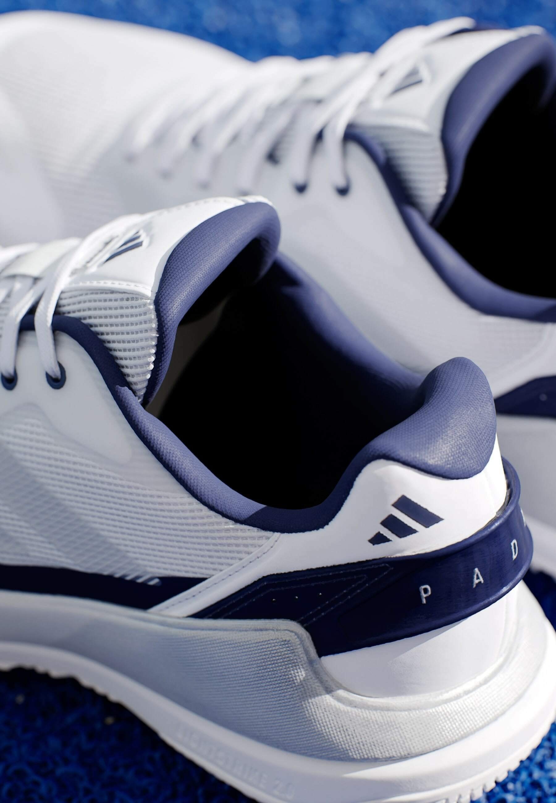 CRAZYQUICK LIGHTSTRIKE PADEL - Padel shoes - cloud white   silver metallic   dark blue
