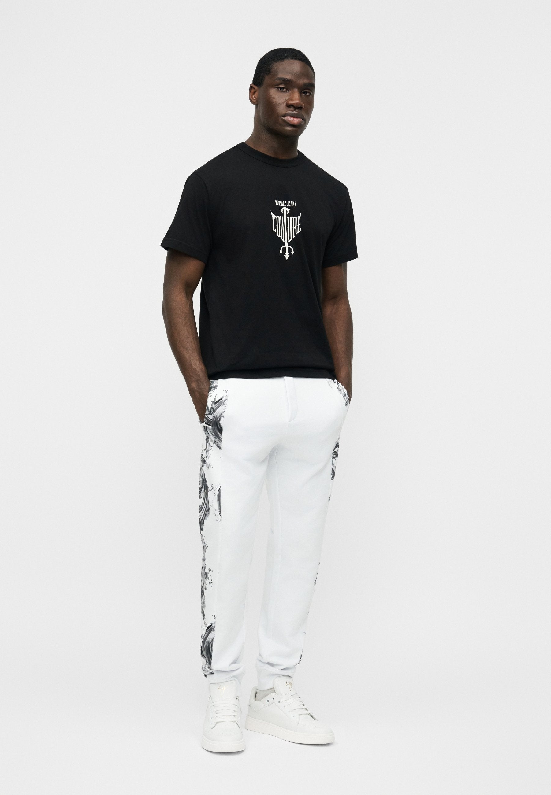 TRITON - Print T-shirt - black