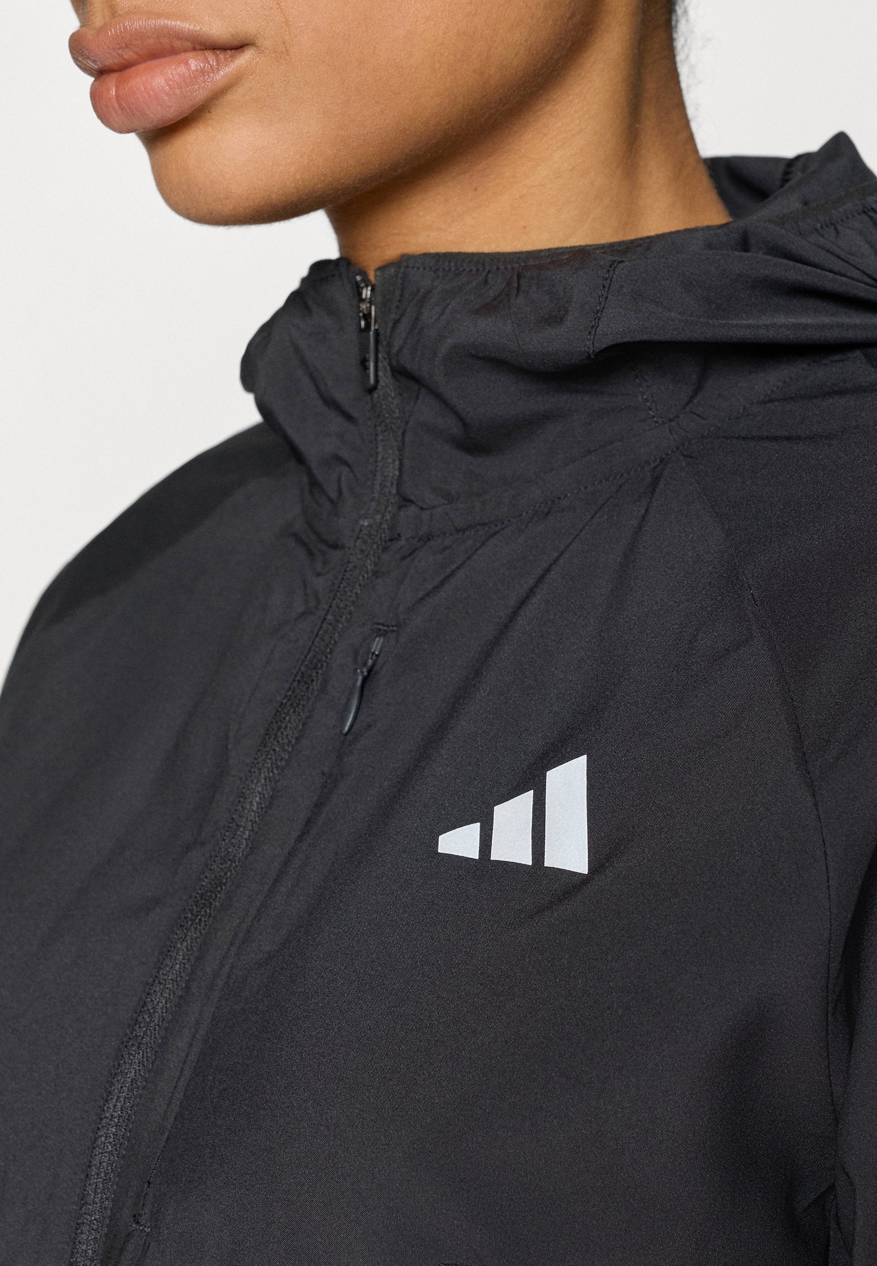 RUN ESS JKT W - Windbreaker - black