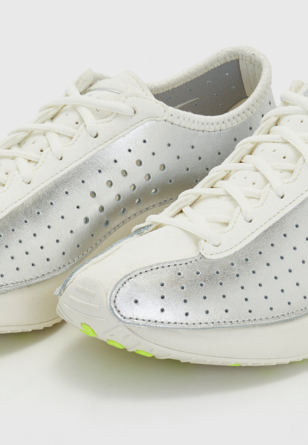 AIR SUPERFLY - Trainers - pale ivory/silver-coloured