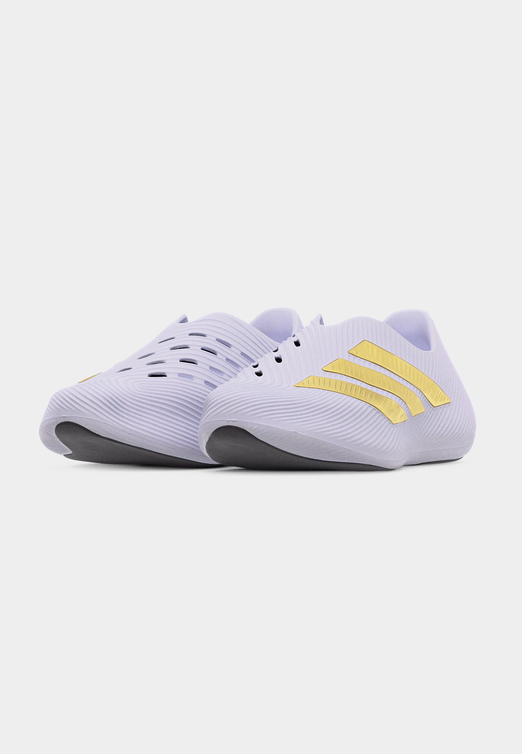 PURECHILL - Training shoe - footwear white/gold-coloured metallic/core black