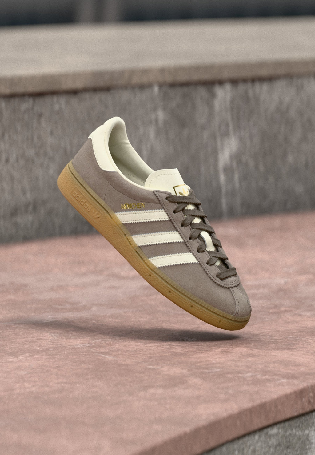 MUENCHEN - Trainers - earth strata/off white