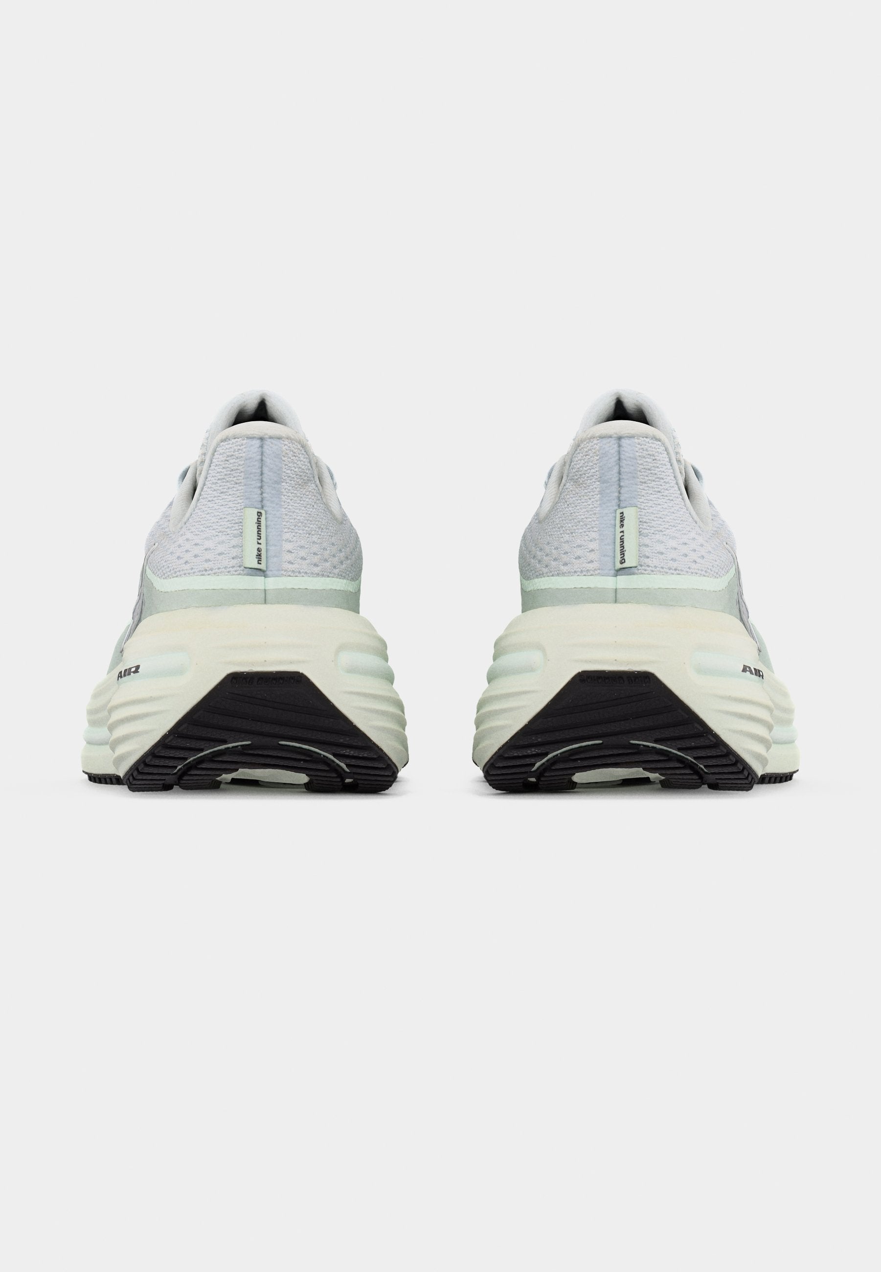 AIR WINFLO 12 - Road running shoes - off white/metallic silver-coloured/barely green/light silver-coloured