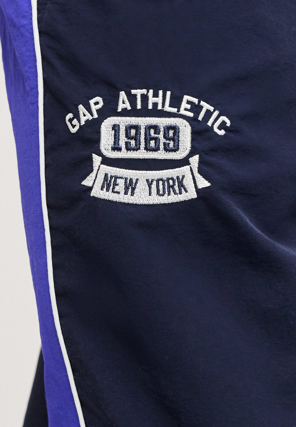 GAP AWAKE NY TRACK PANTS - Tracksuit bottoms - navy